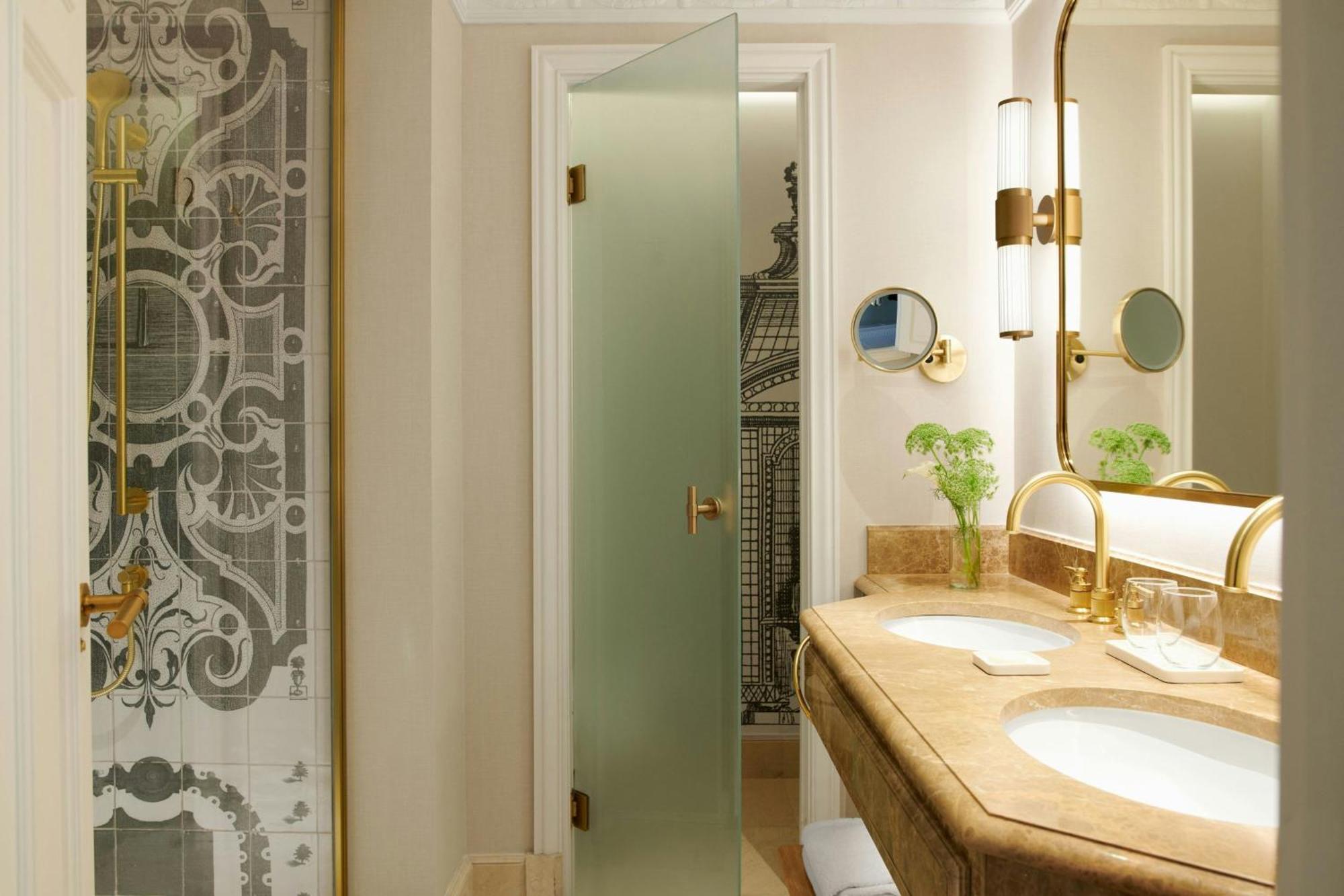 One-Bedroom Neptuno King Suite