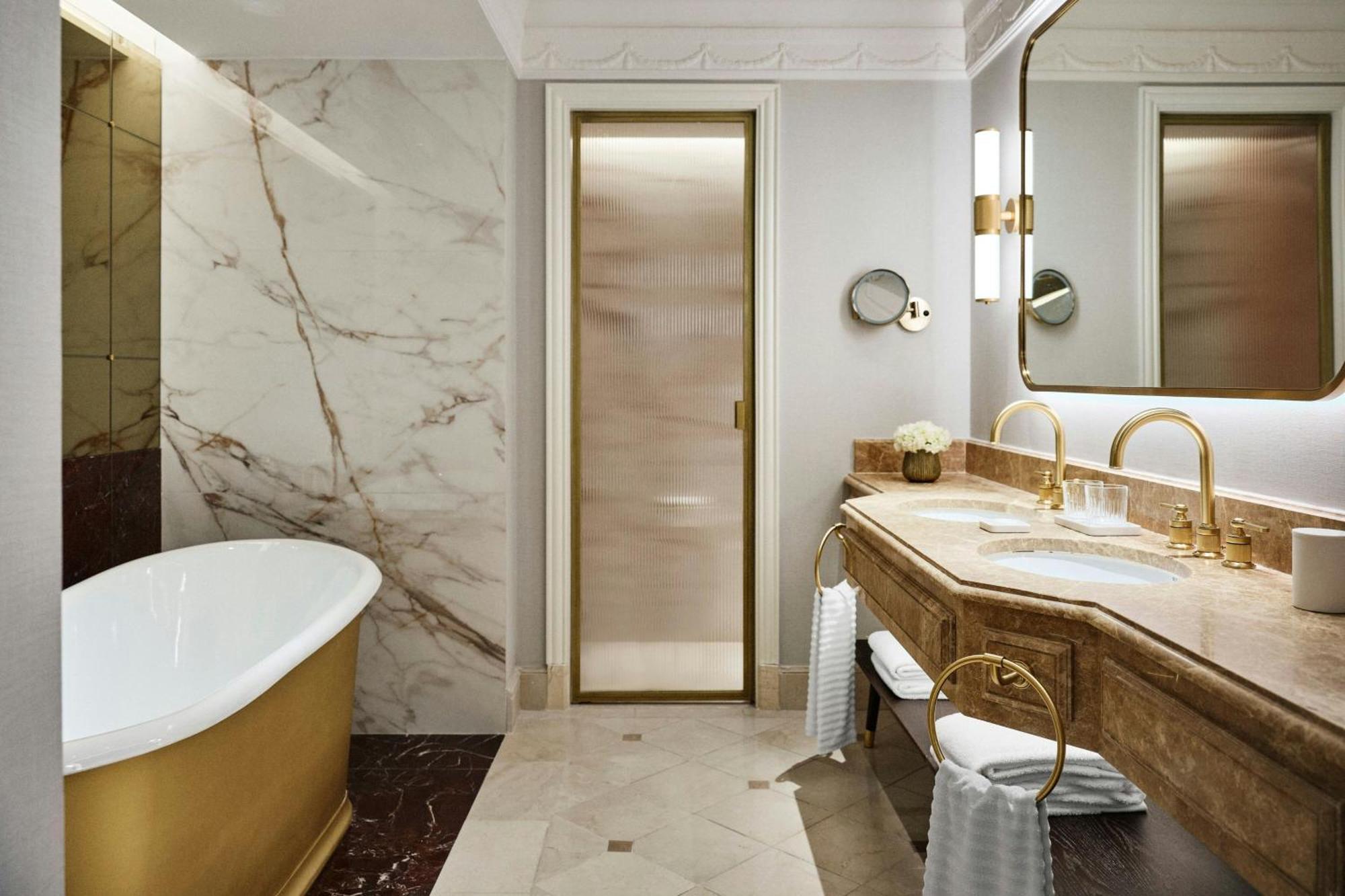 One-Bedroom Neptuno King Suite