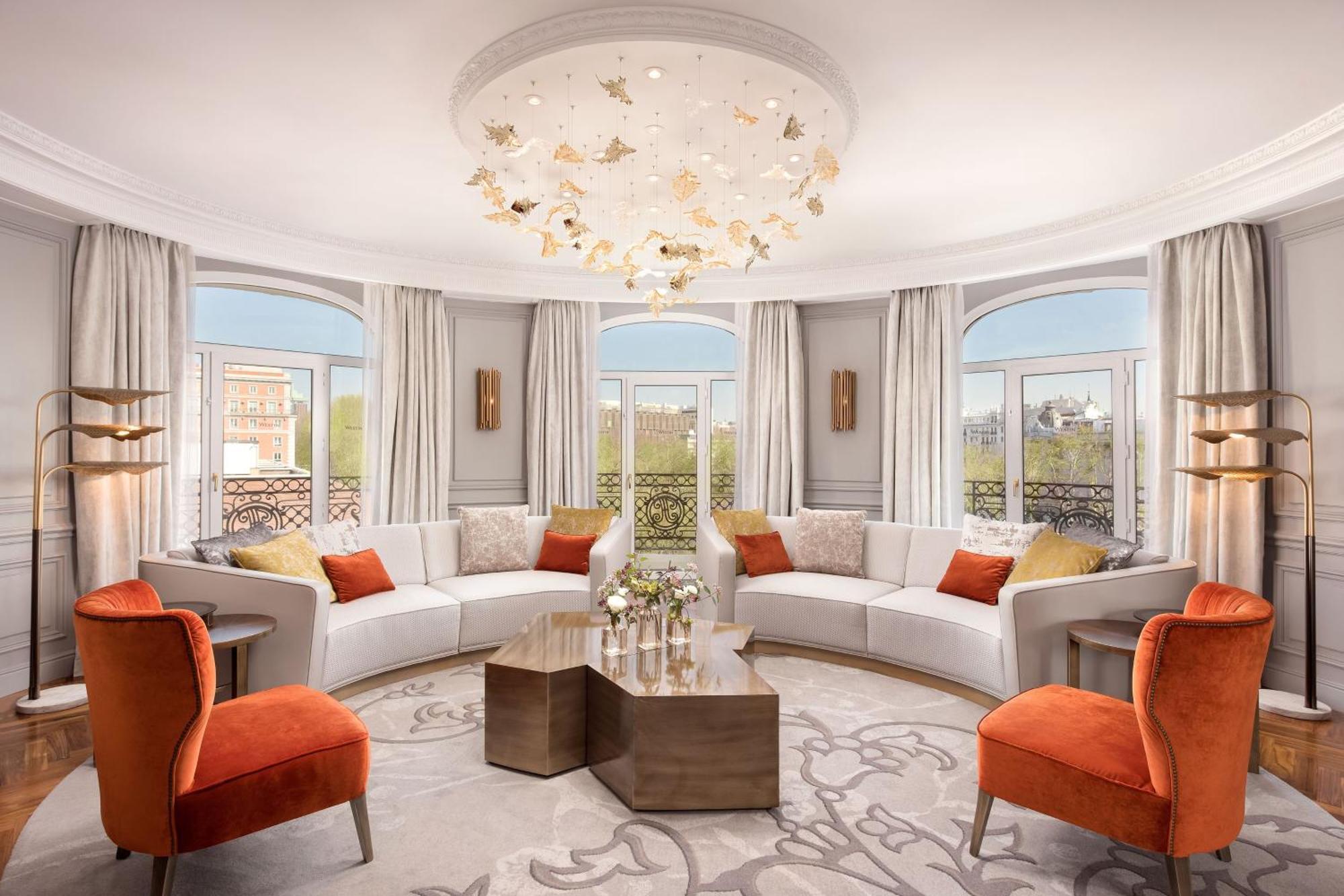 One-Bedroom Royal King Suite Fountain View