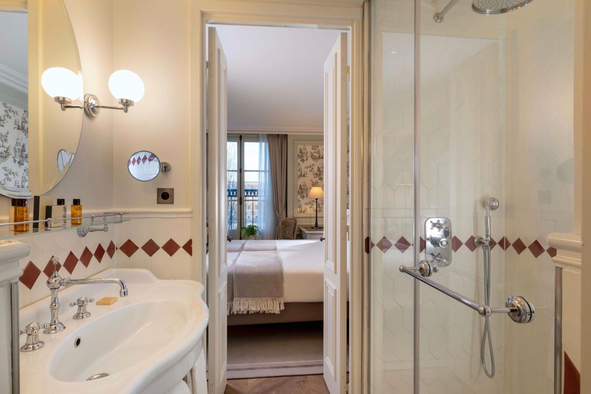 Twee Prestige Onderling verbonden kamers met uitzicht op de Seine