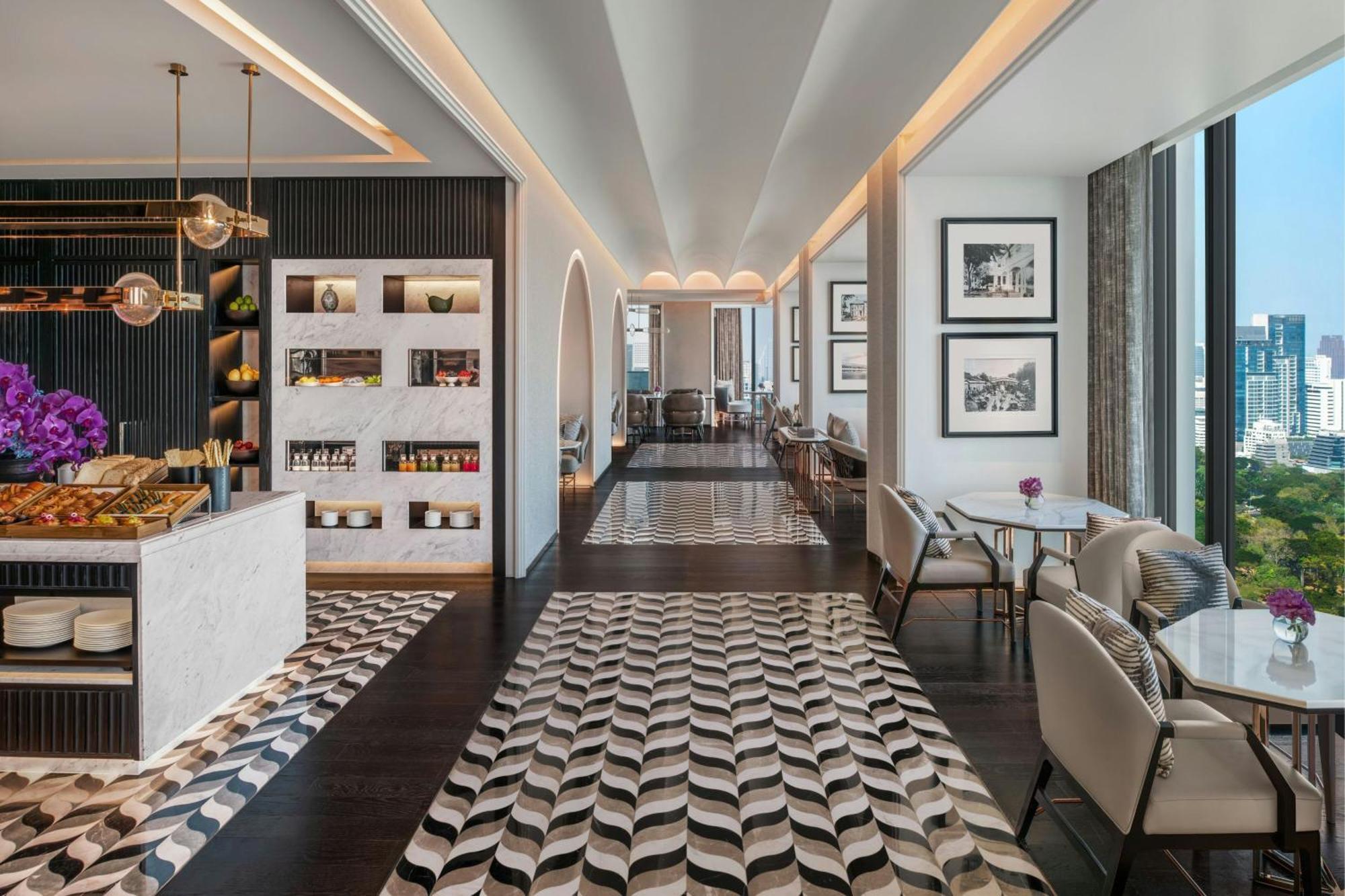 Family Suite Lumpini Park View Club Lounge Access