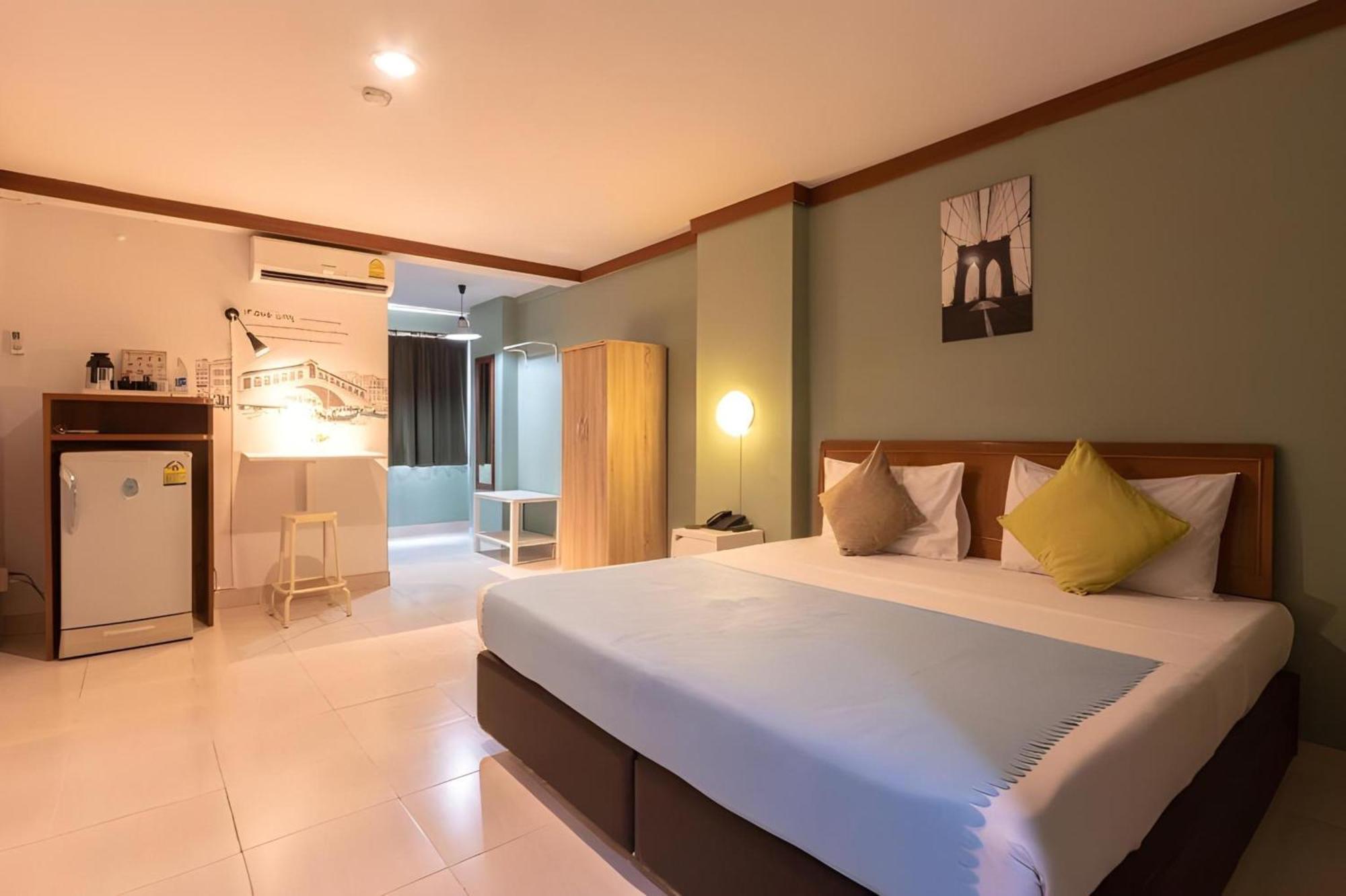 Deluxe King Room