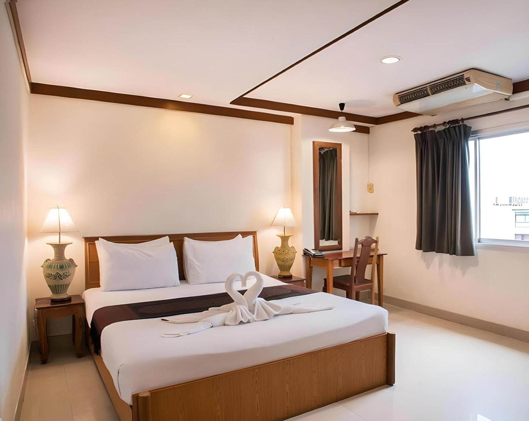 Deluxe King Room