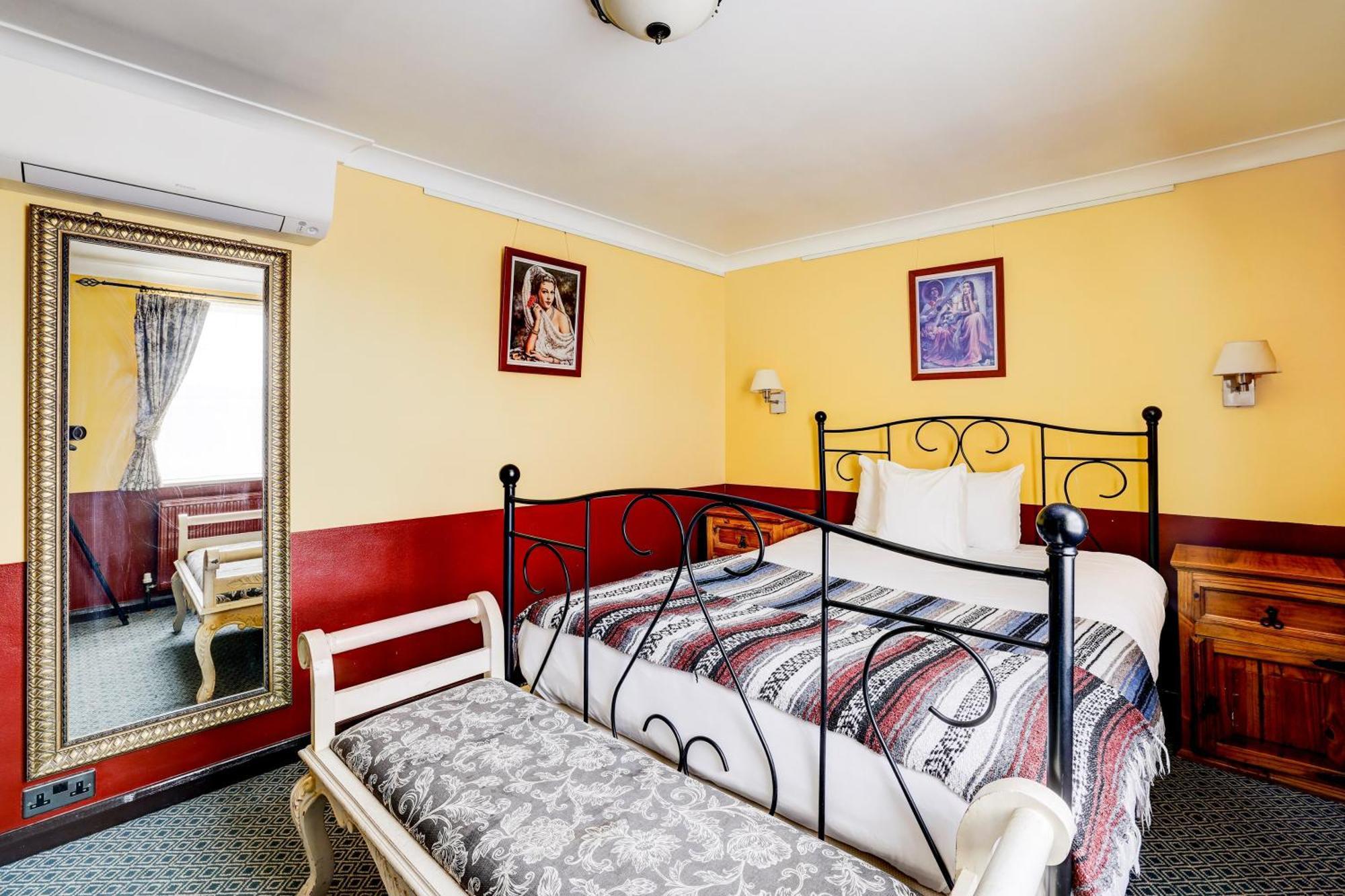 Eenpersoonskamer met Gedeelde Badkamer