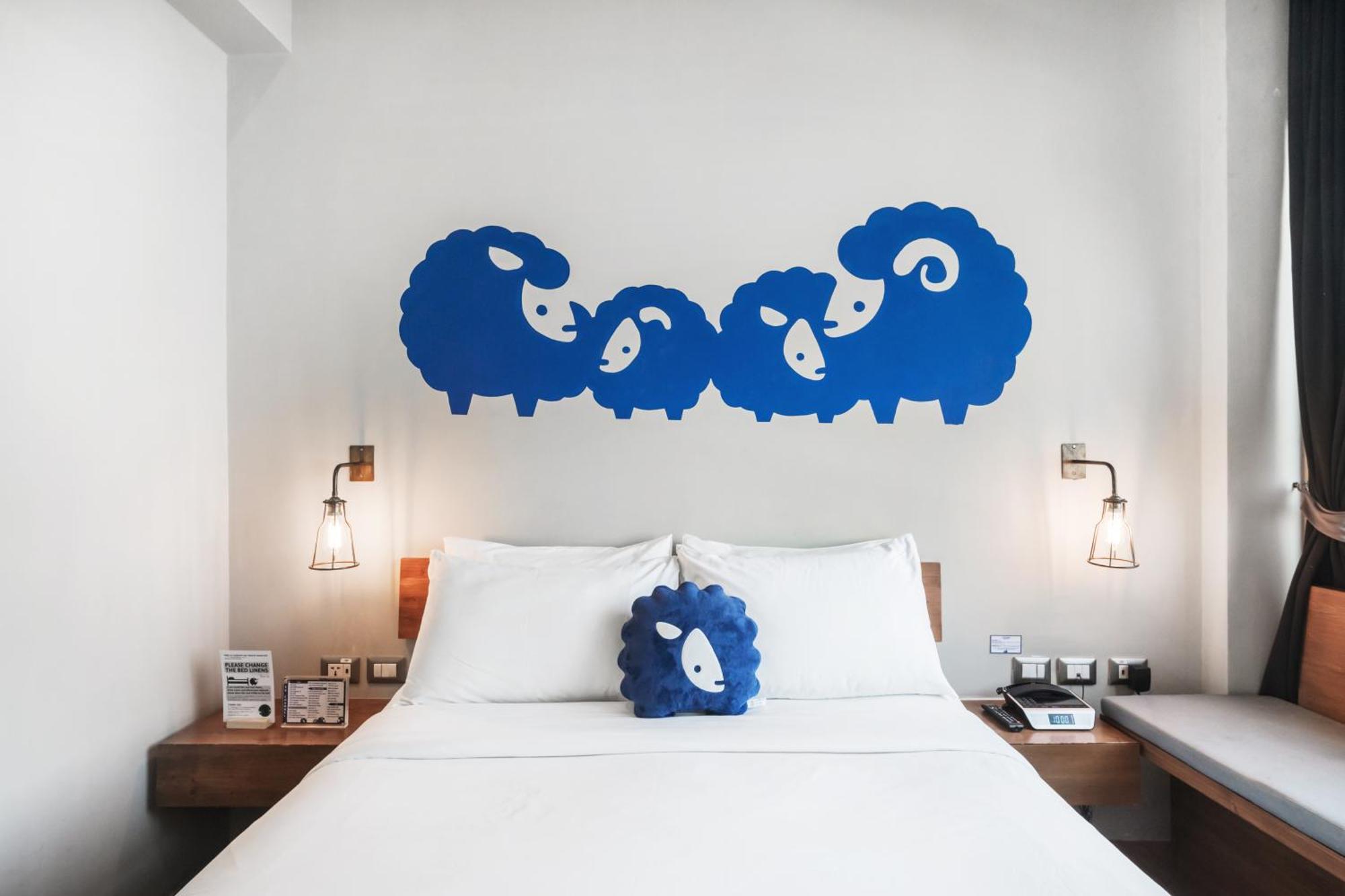 Deluxe Queen Room