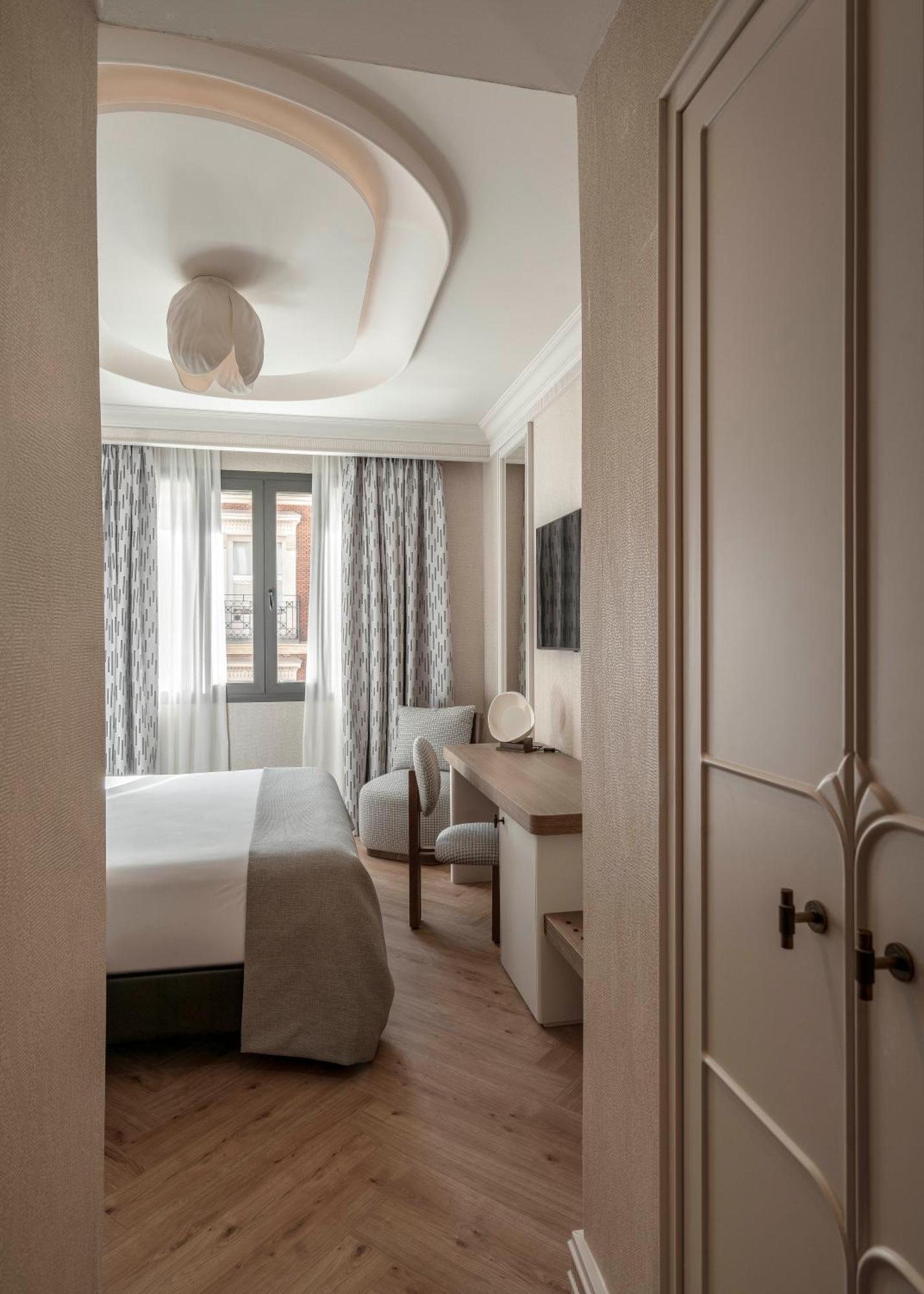 Deluxe connecting Room