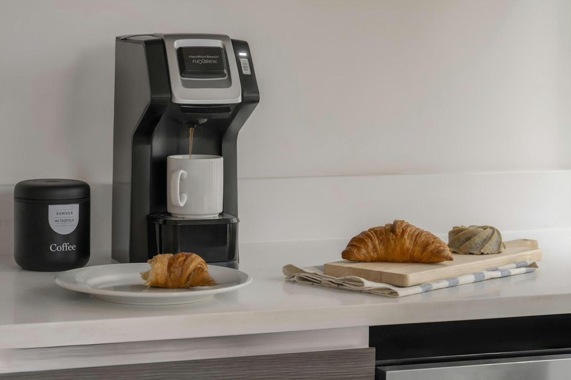 Kamer met Queensize Bed en Kitchenette