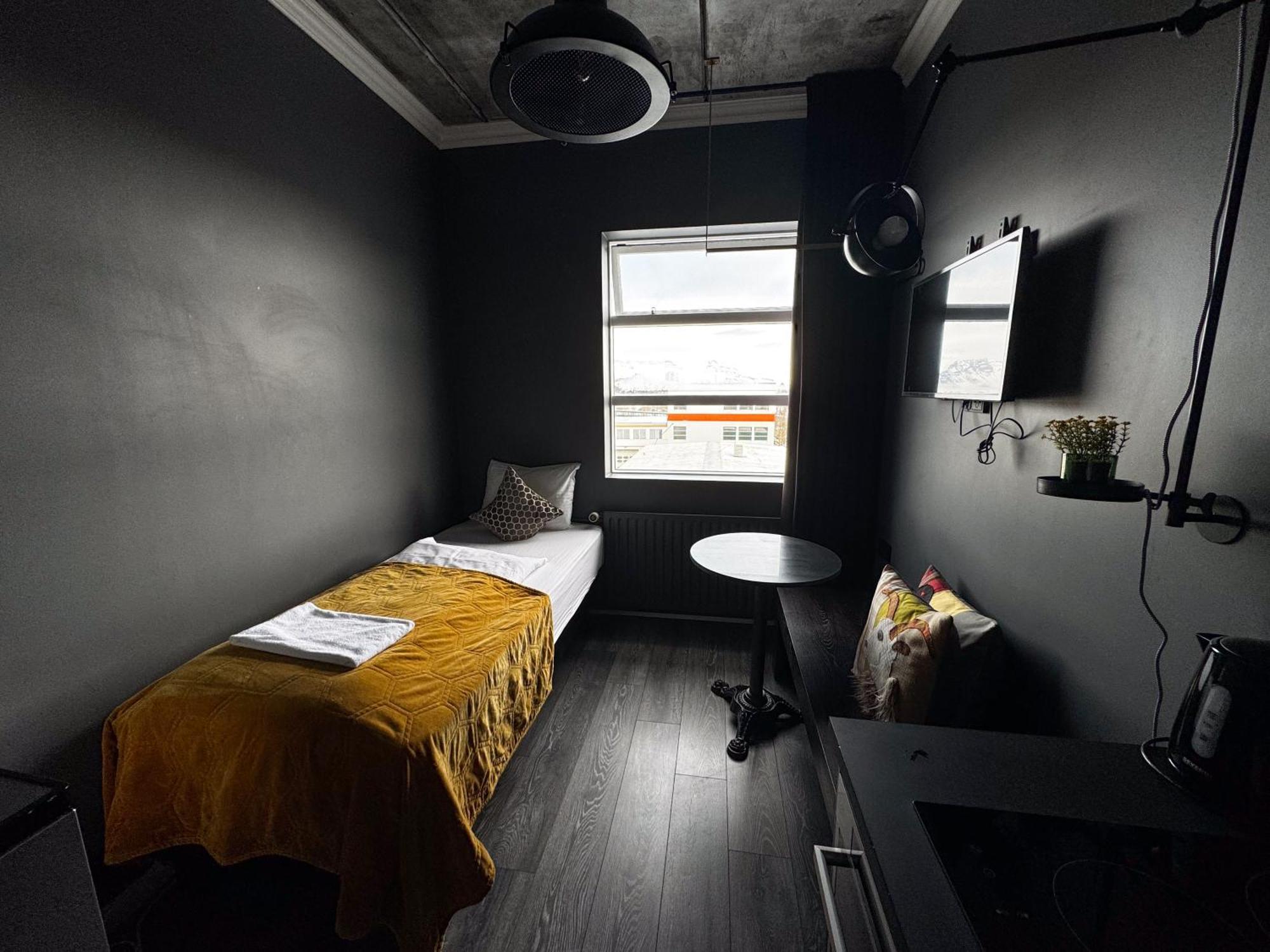 Single Studio