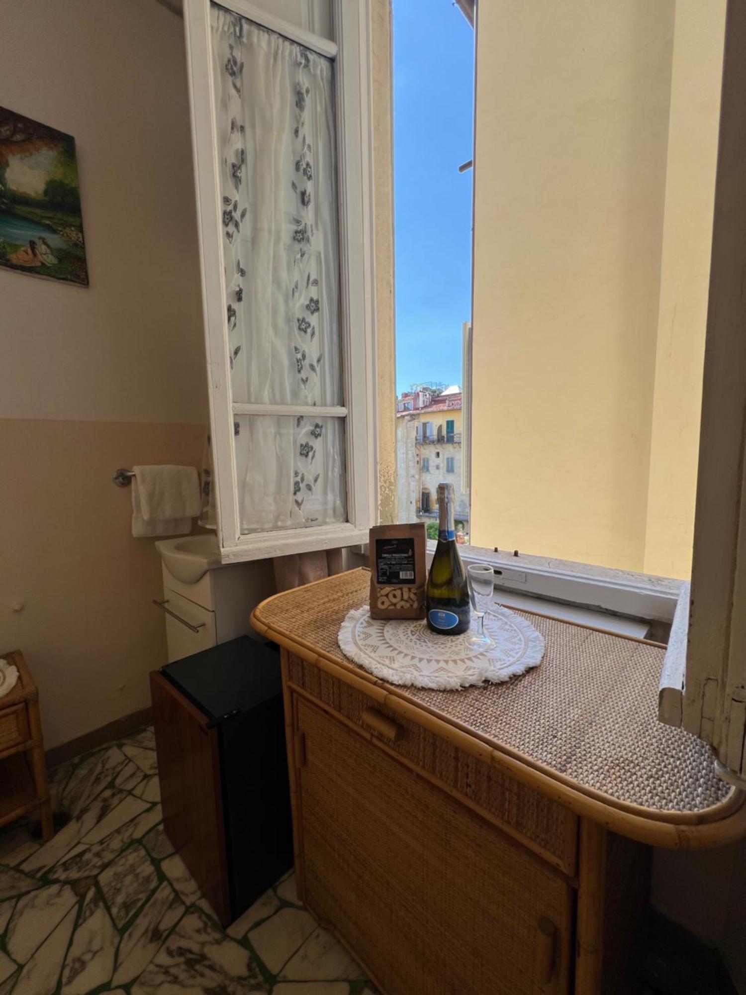 Eenpersoonskamer met Gedeelde Badkamer