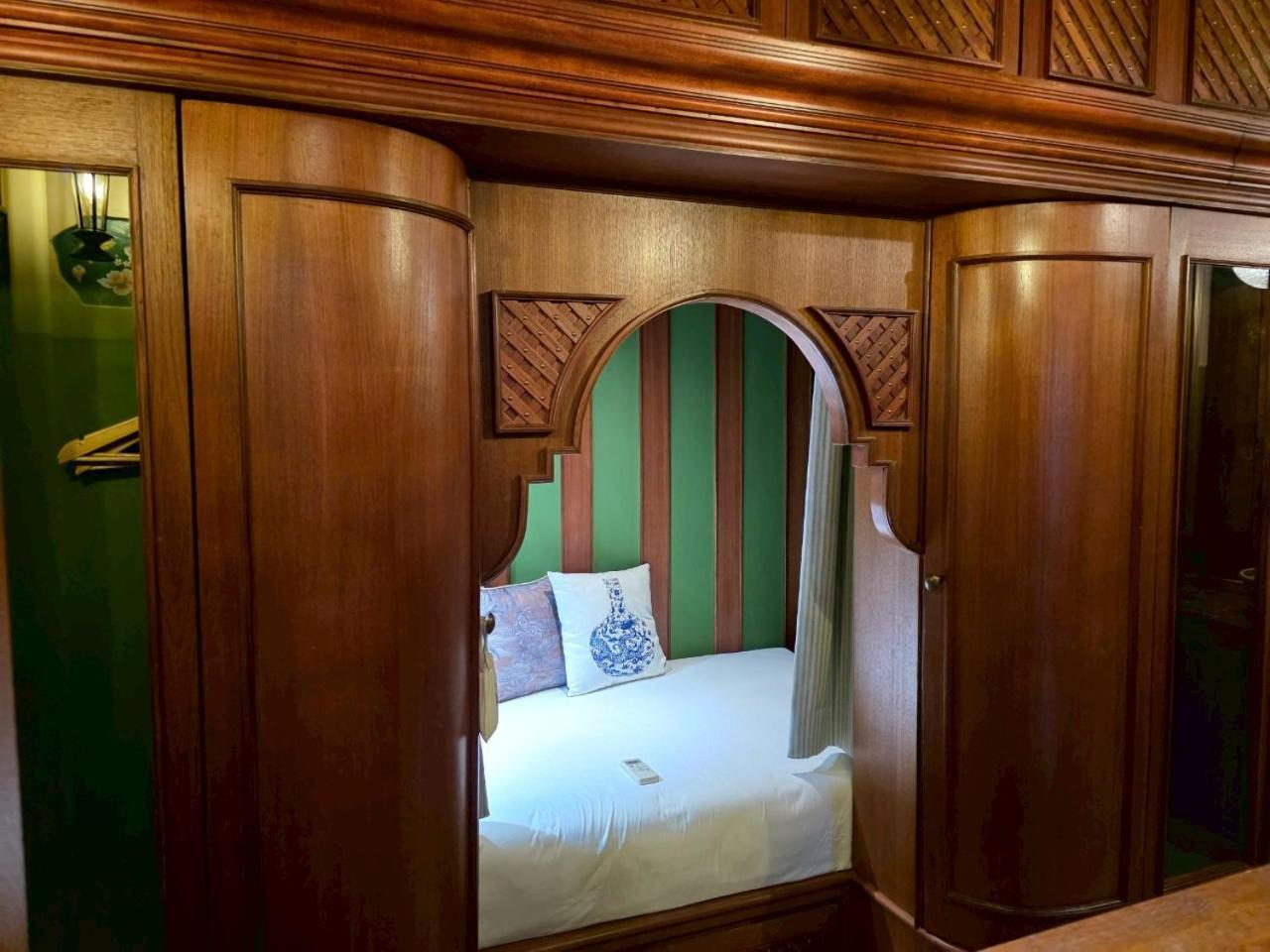 Double Room Balcony Charcoal Non-Smoking
