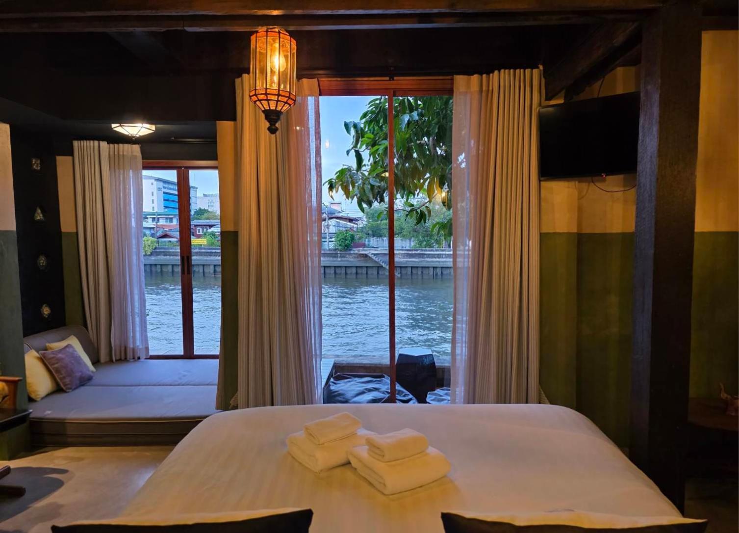 Double Room Balcony Charcoal Non-Smoking