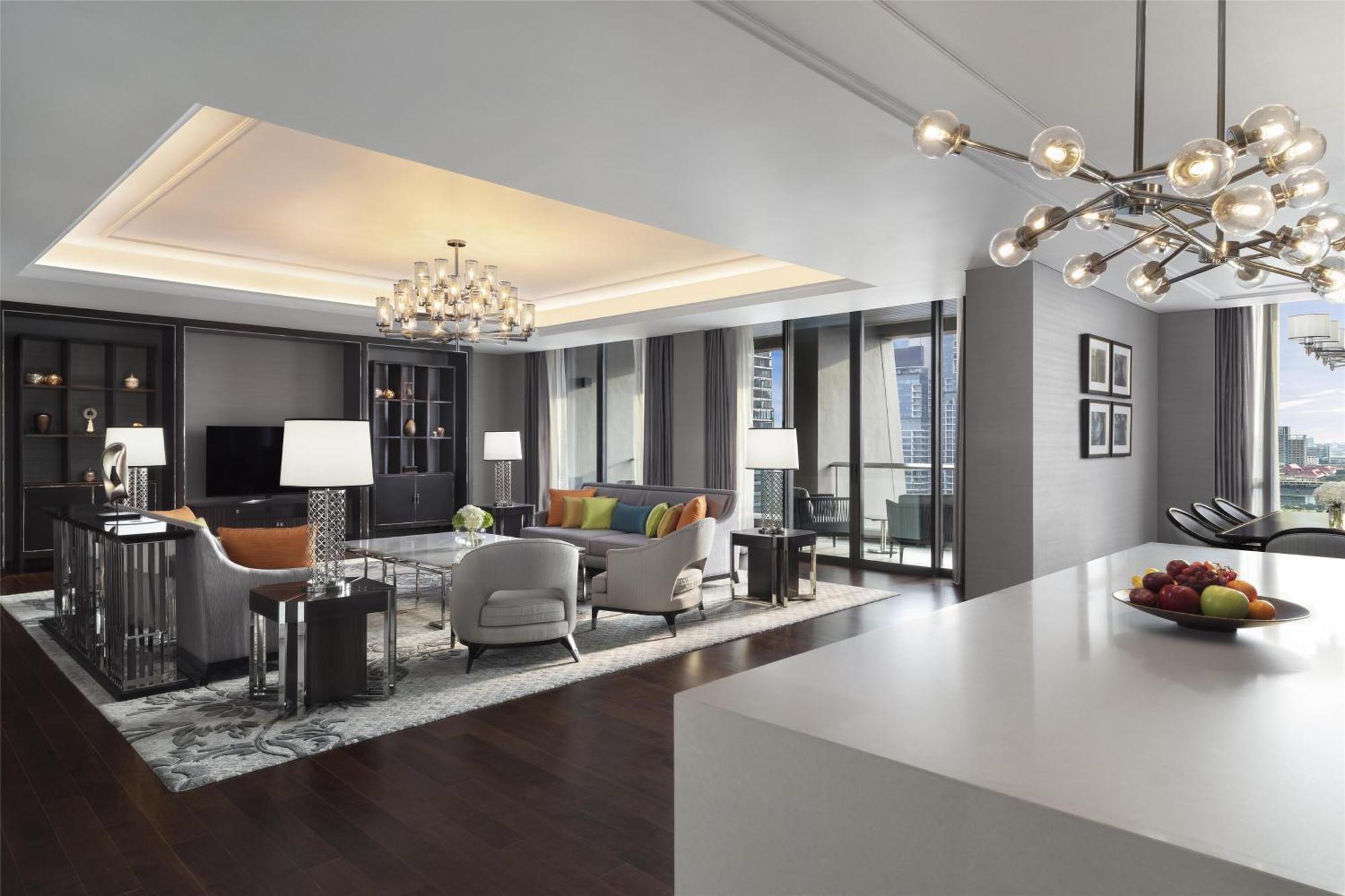 Three-Bedroom Sindhorn Royal Suite Balcony Lounge Access Thermal Journey Access