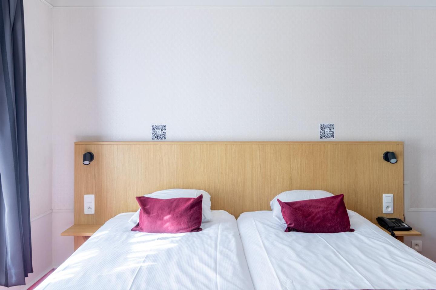 Tweepersoonskamer met 2 Aparte Bedden