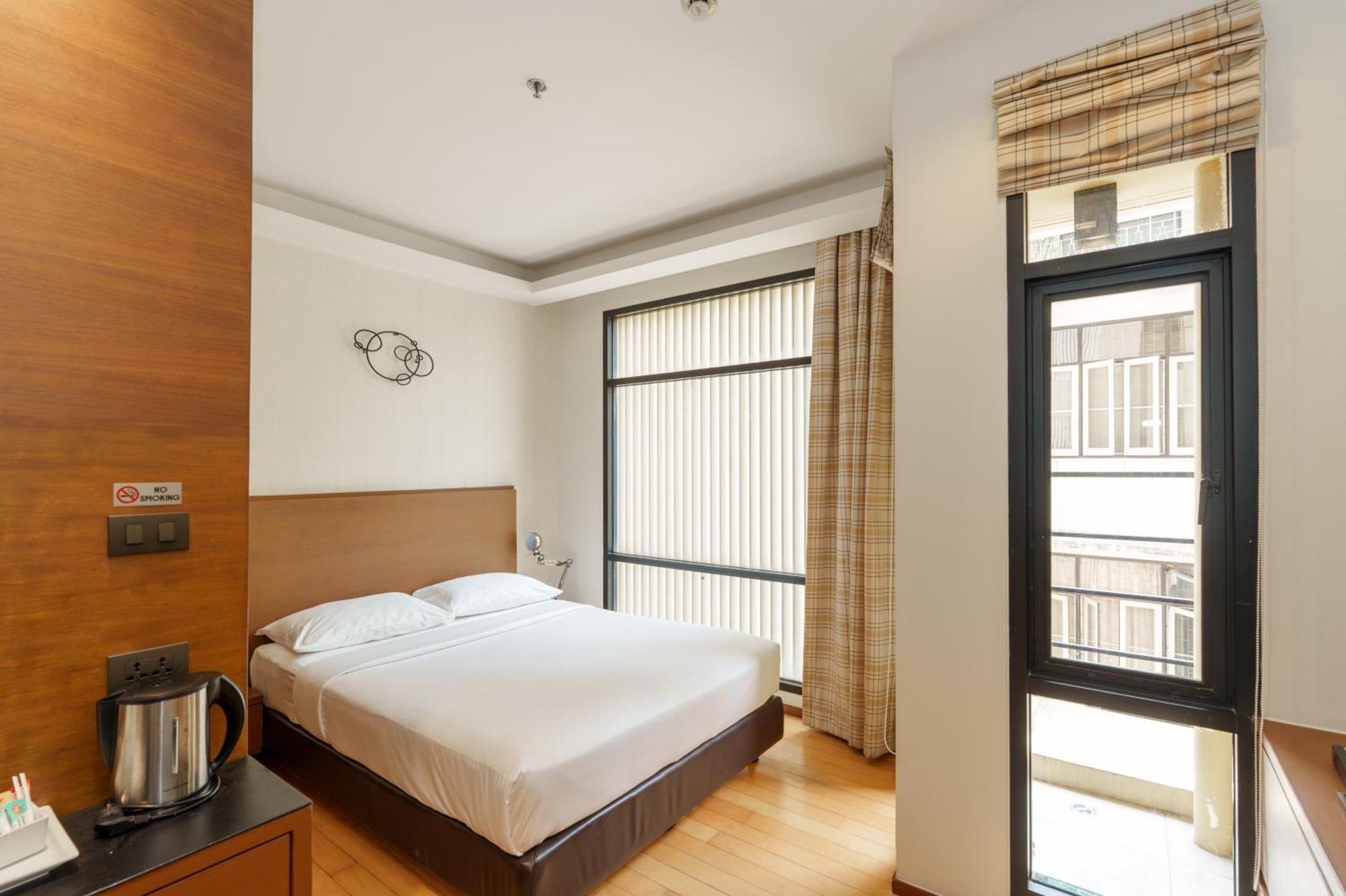 Deluxe Studio