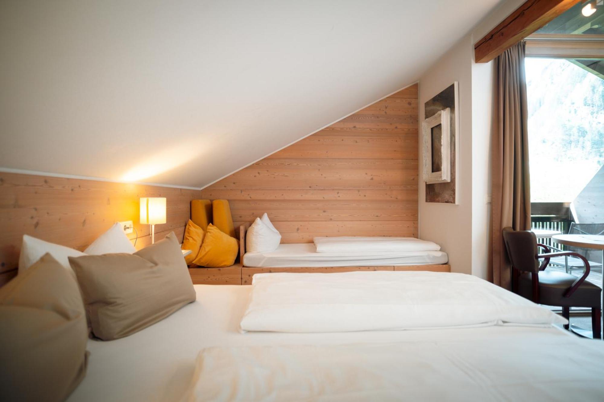 Three-Bedroom Apartment High Floor