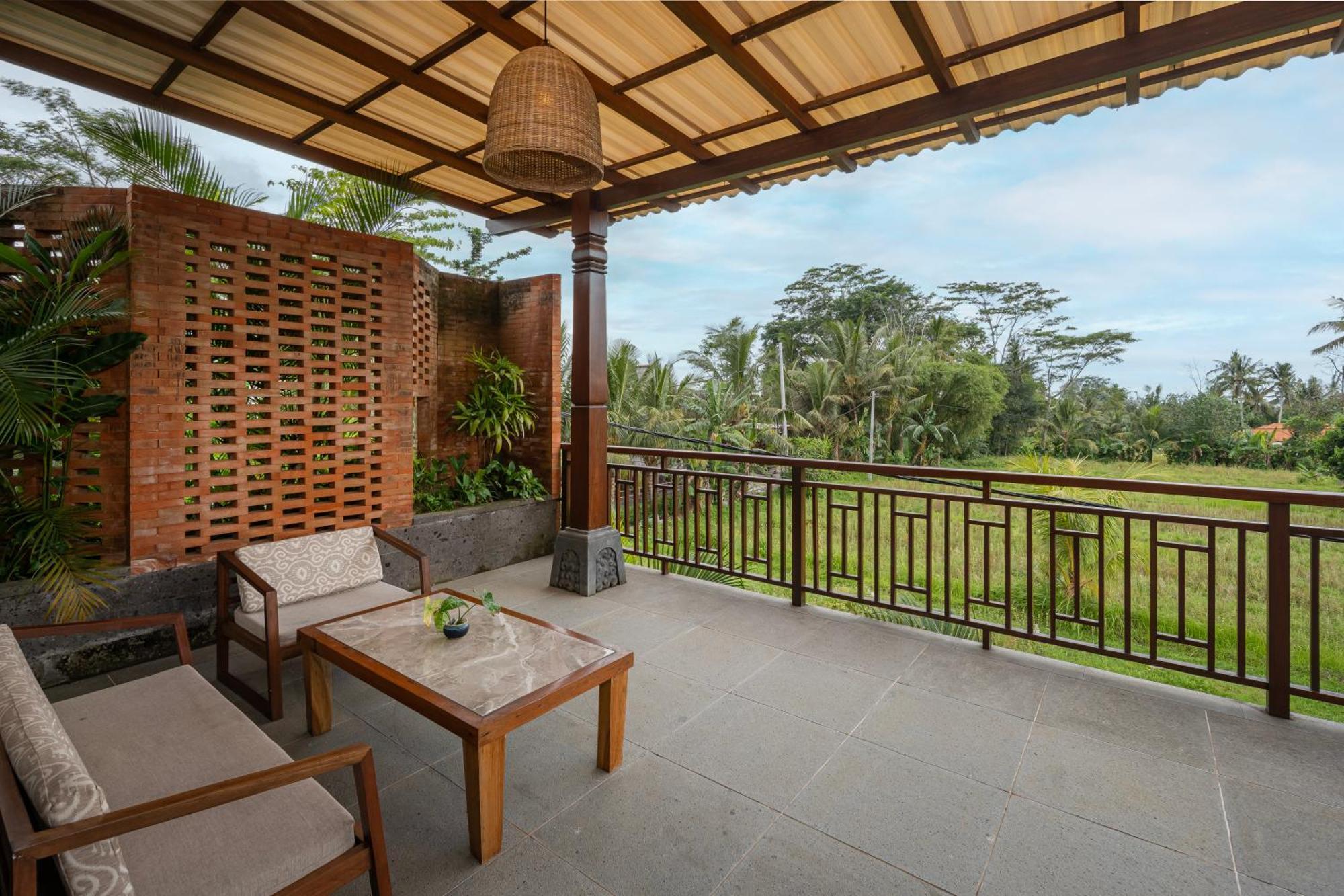 Studio Room Rice Field View Schedule Shuttle Service to Ubud Center