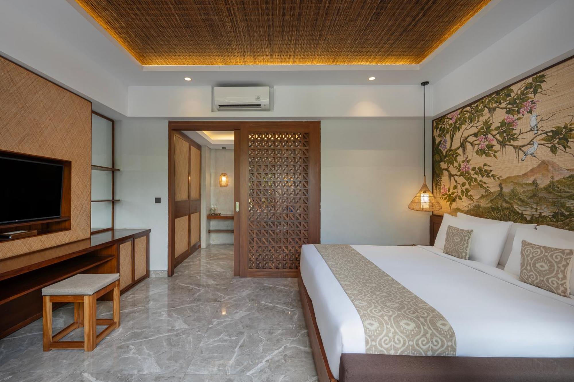 Deluxe Room Complimentary Schedule Shuttle Service to Ubud Center