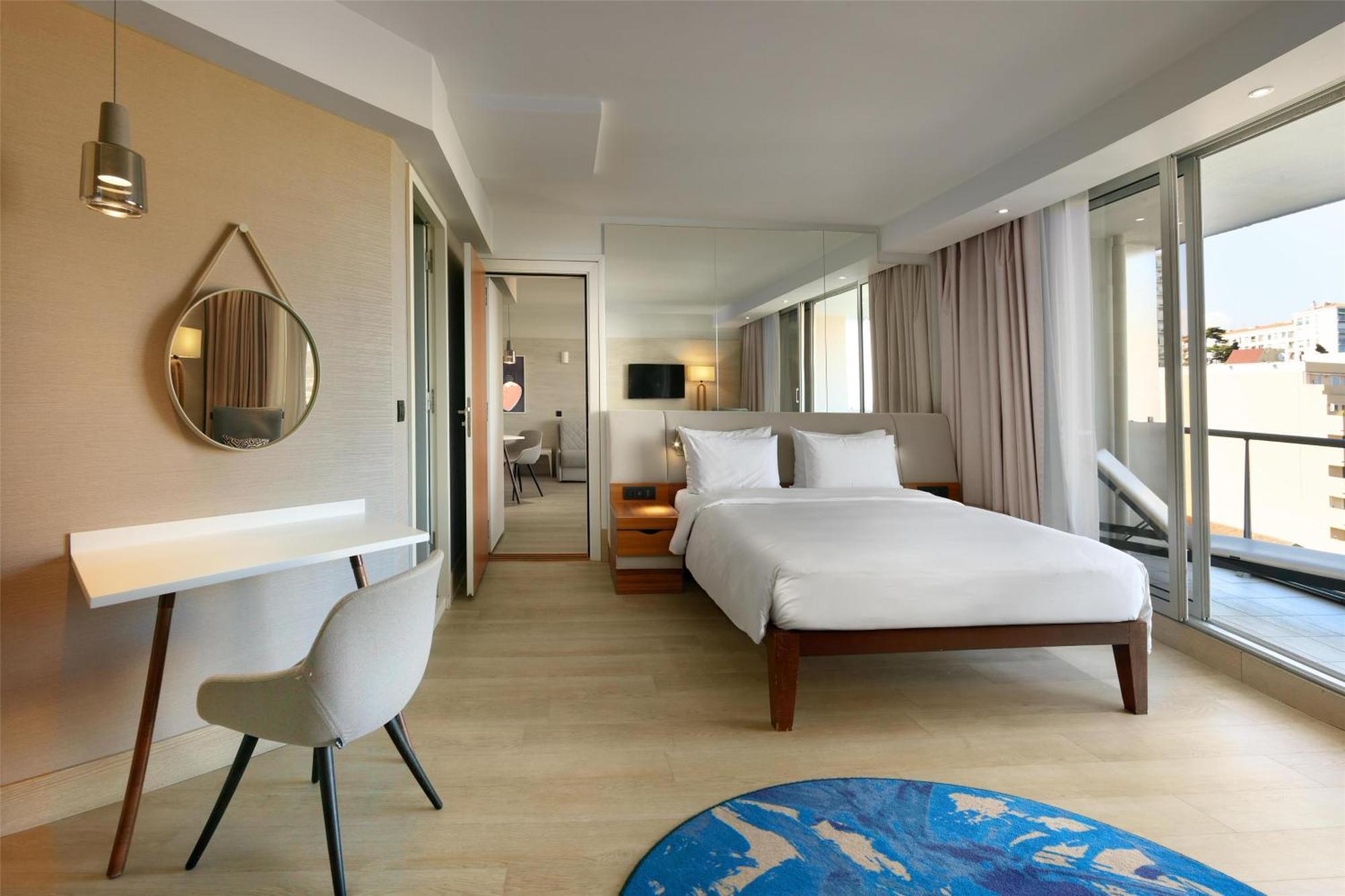 Junior Suite met Terras en Uitzicht op de Baai