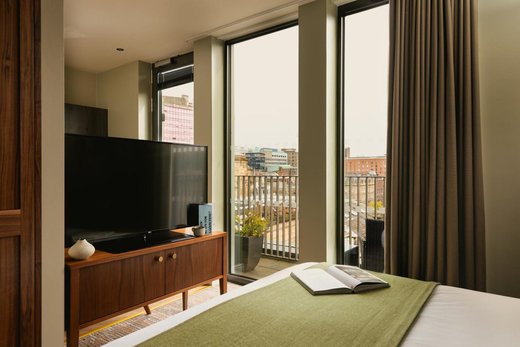 Penthouse Studio