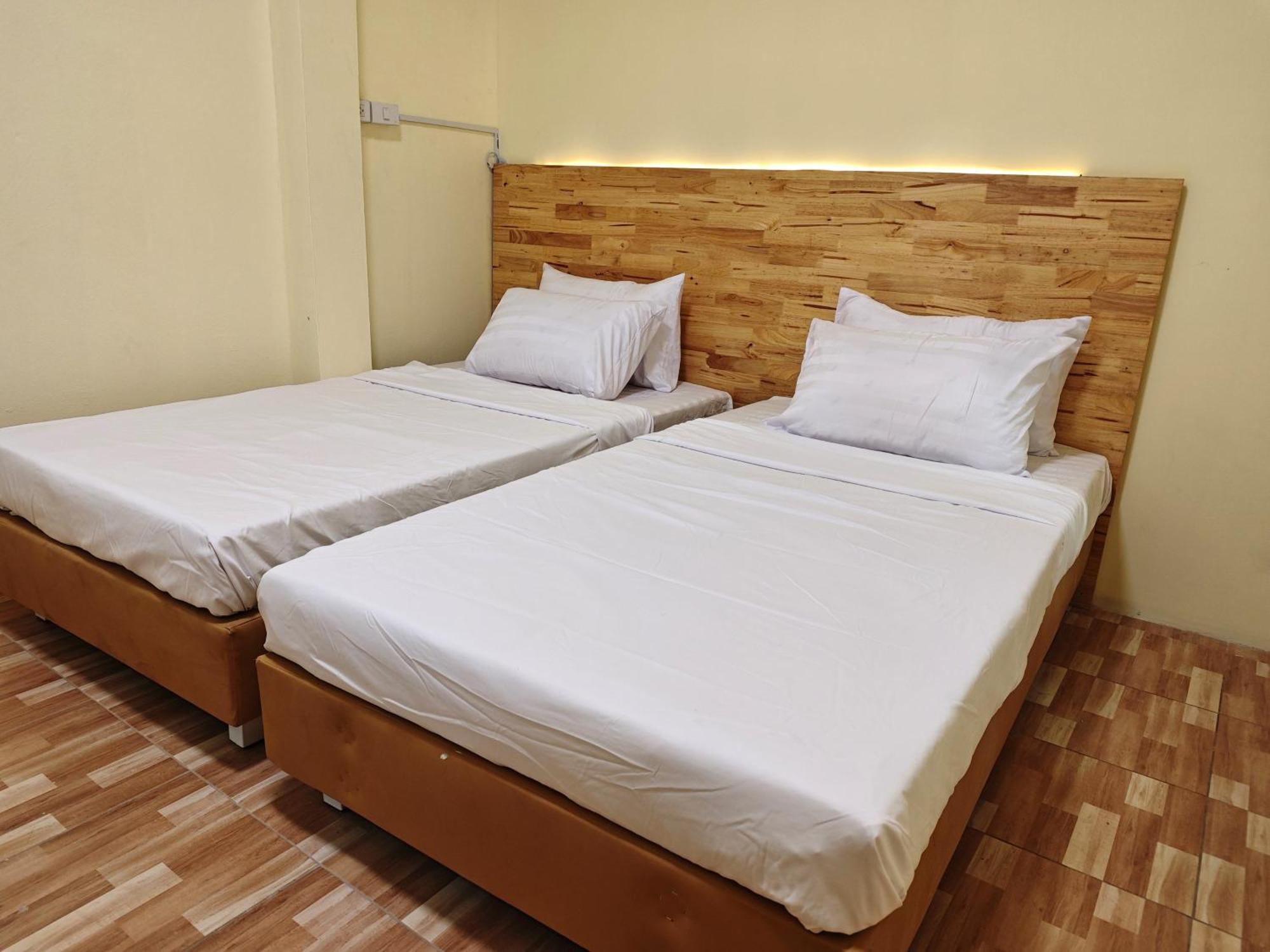 Double or Twin Room Private Bathroom