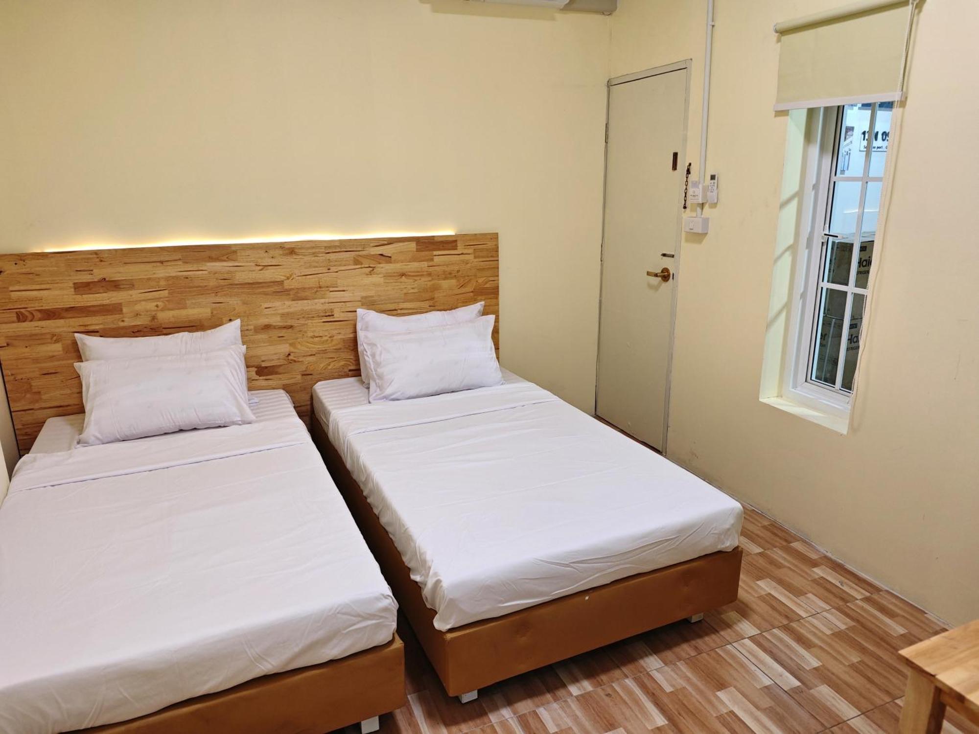 Double or Twin Room Private Bathroom