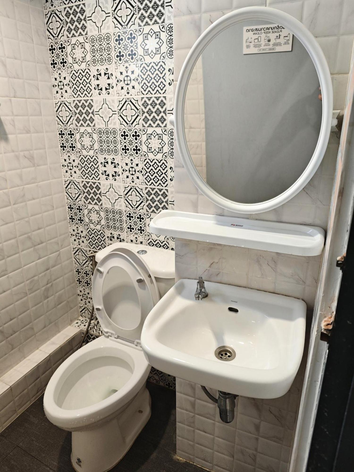 Double or Twin Room Private Bathroom