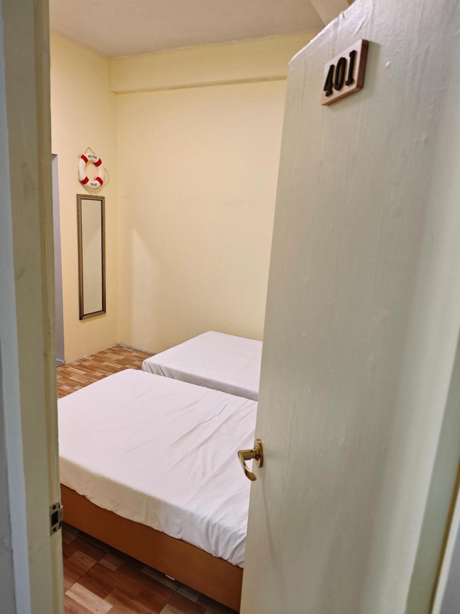 Double or Twin Room Private Bathroom