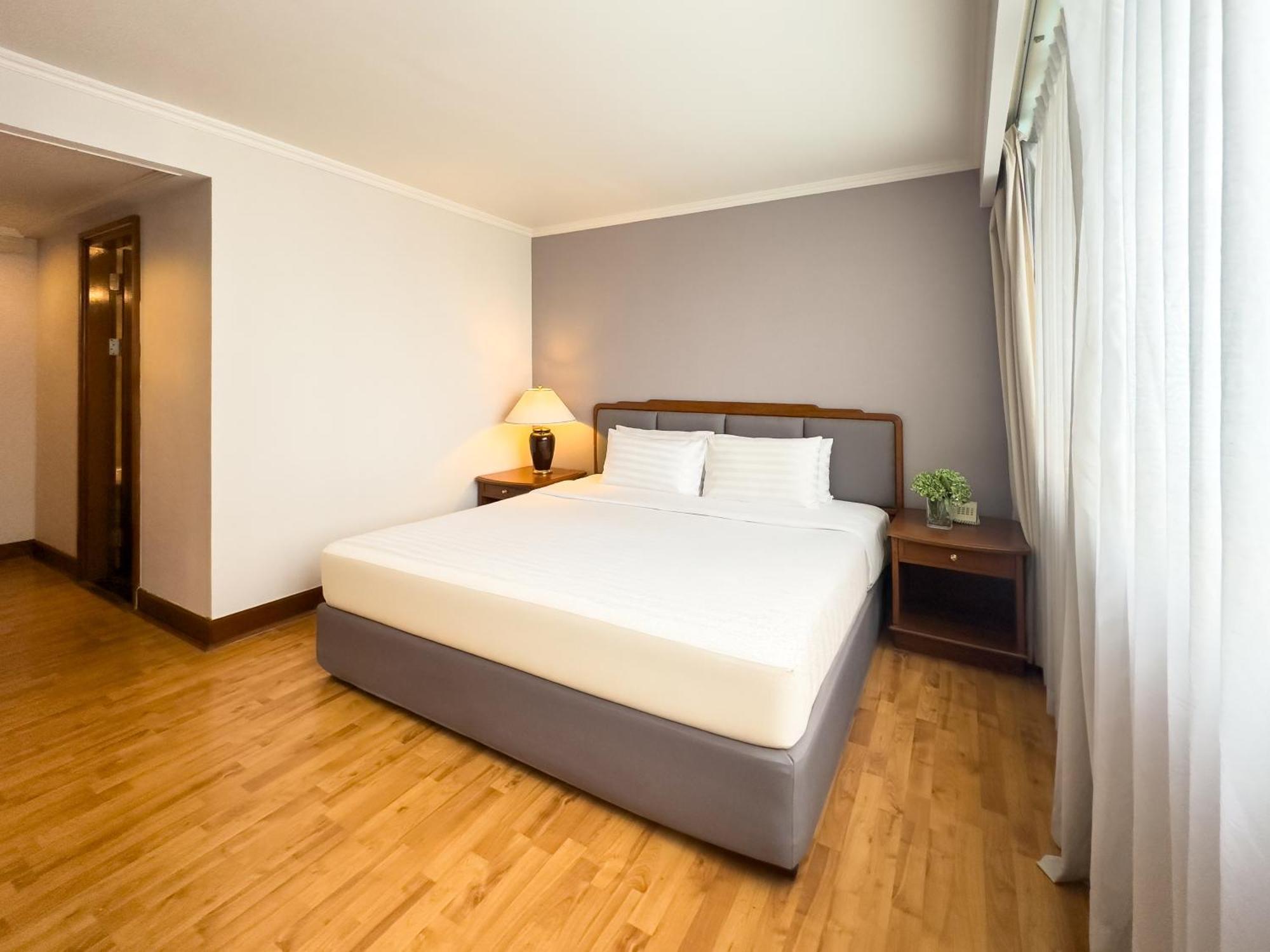 One-Bedroom Twin Suite
