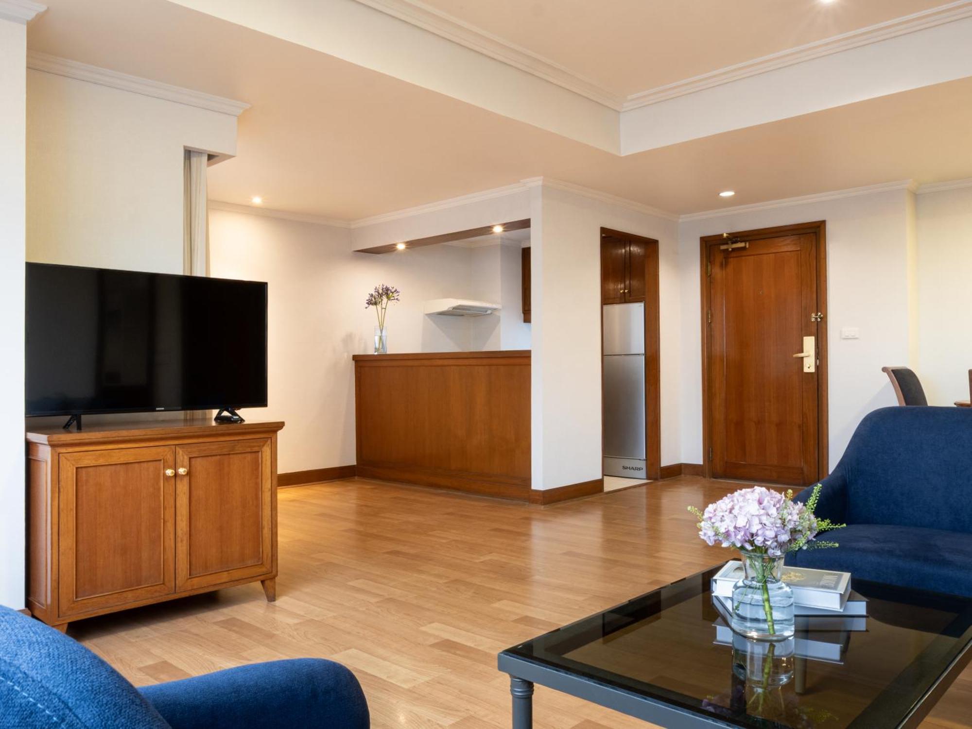 One-Bedroom Twin Suite