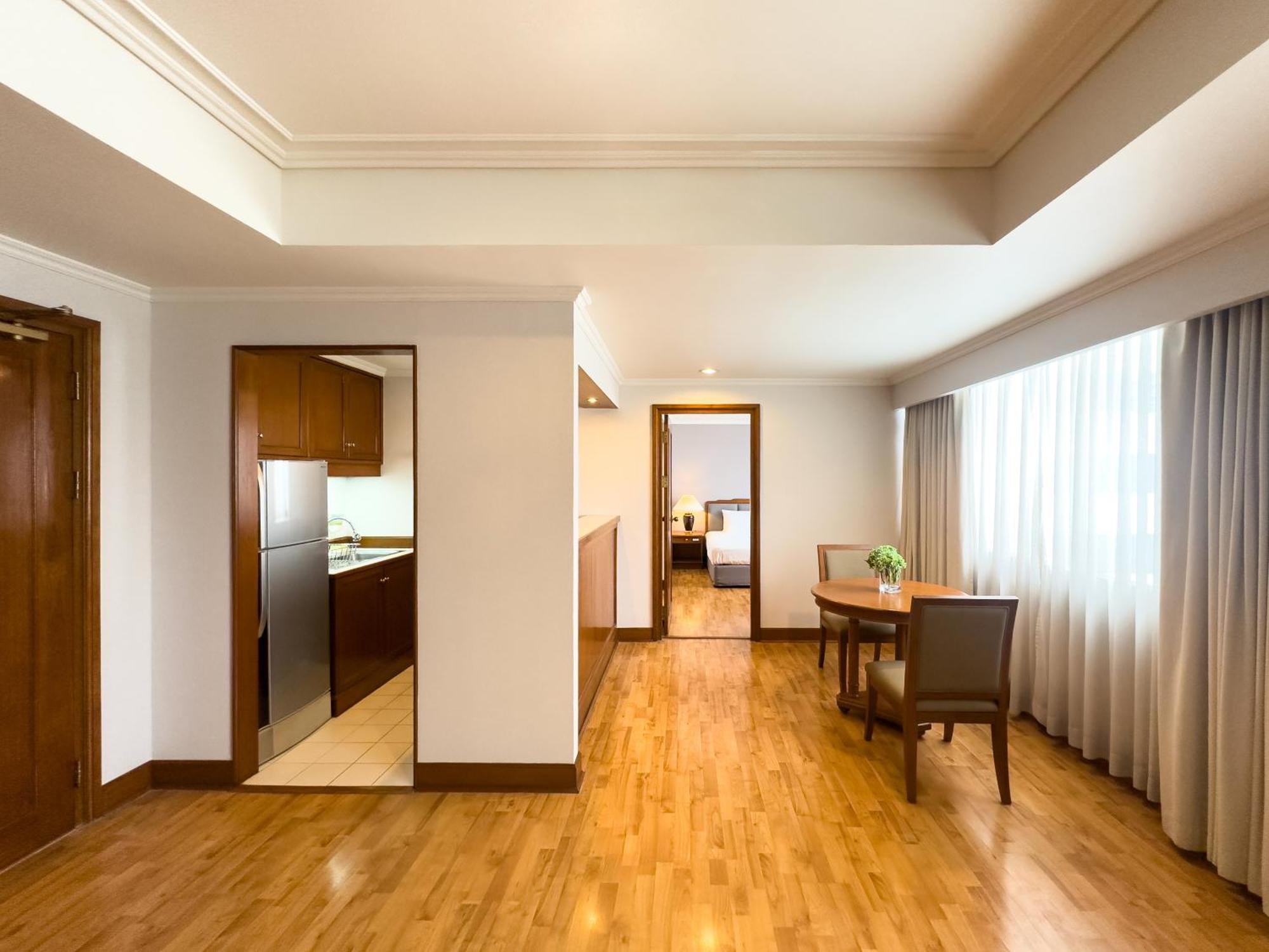 One-Bedroom Twin Suite