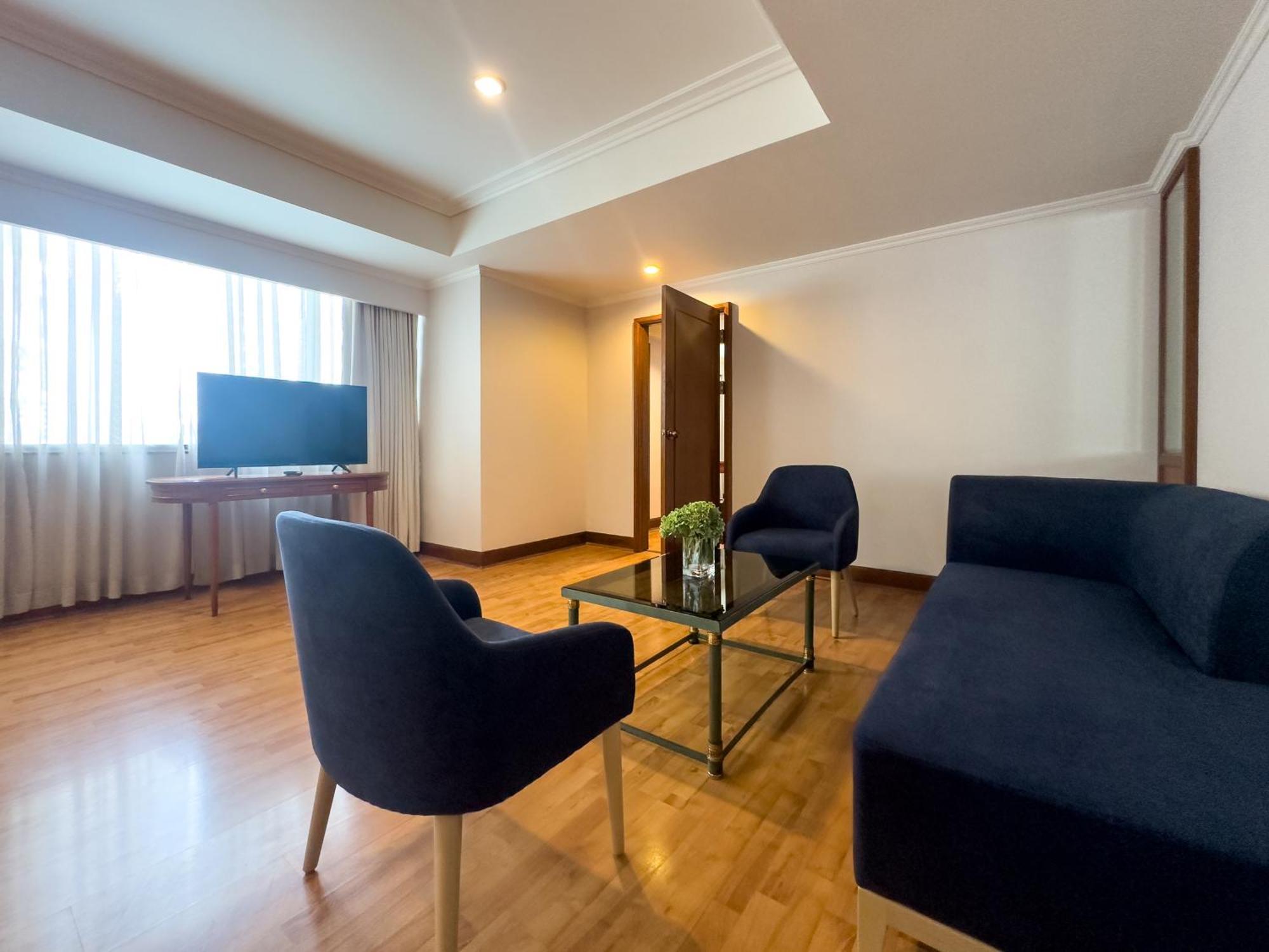 One-Bedroom Twin Suite
