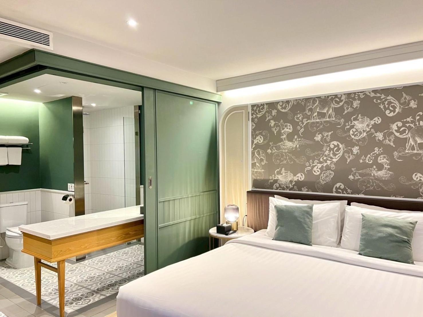 Two Bedroom River View King Suite