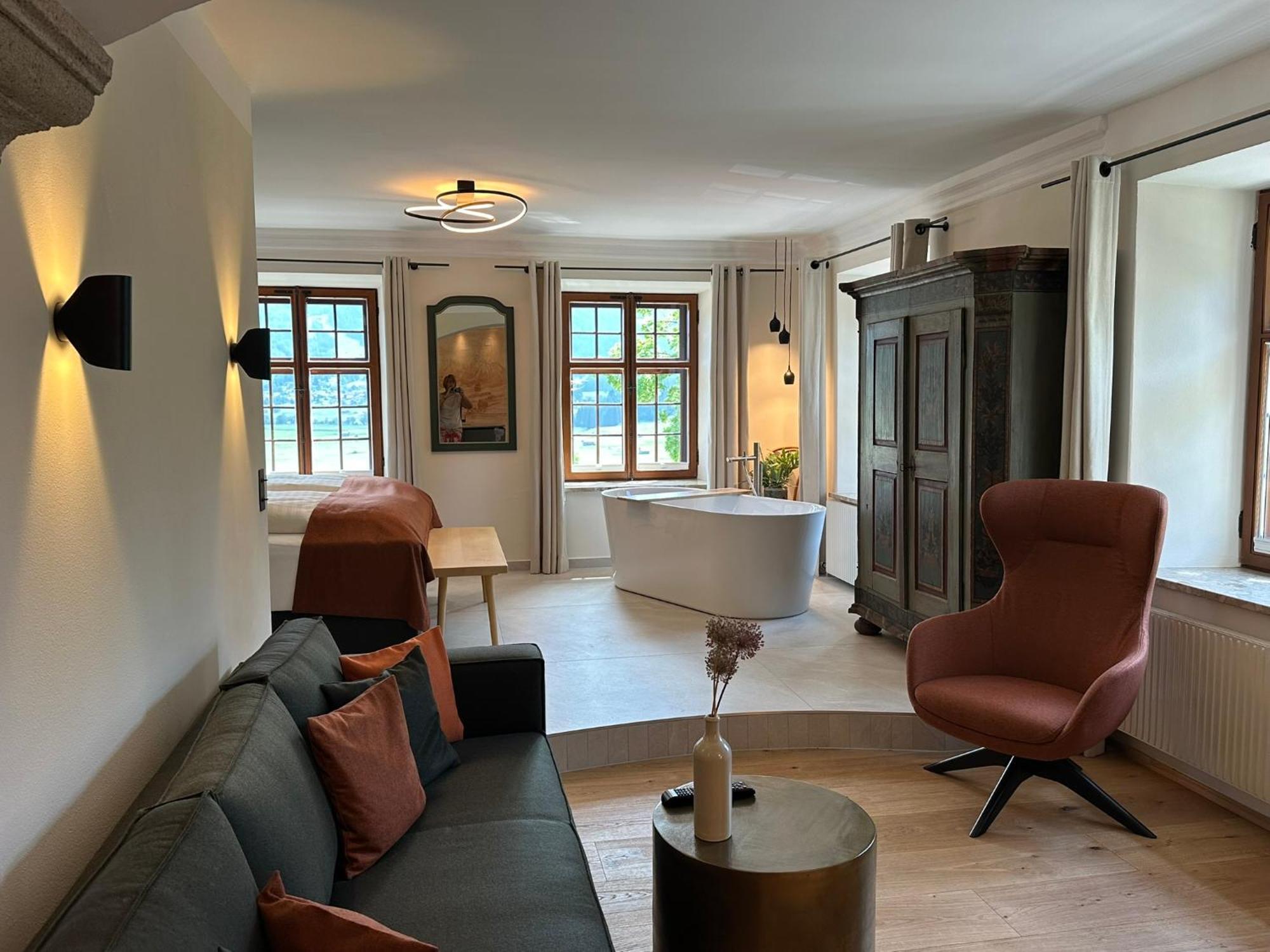 Deluxe Suite