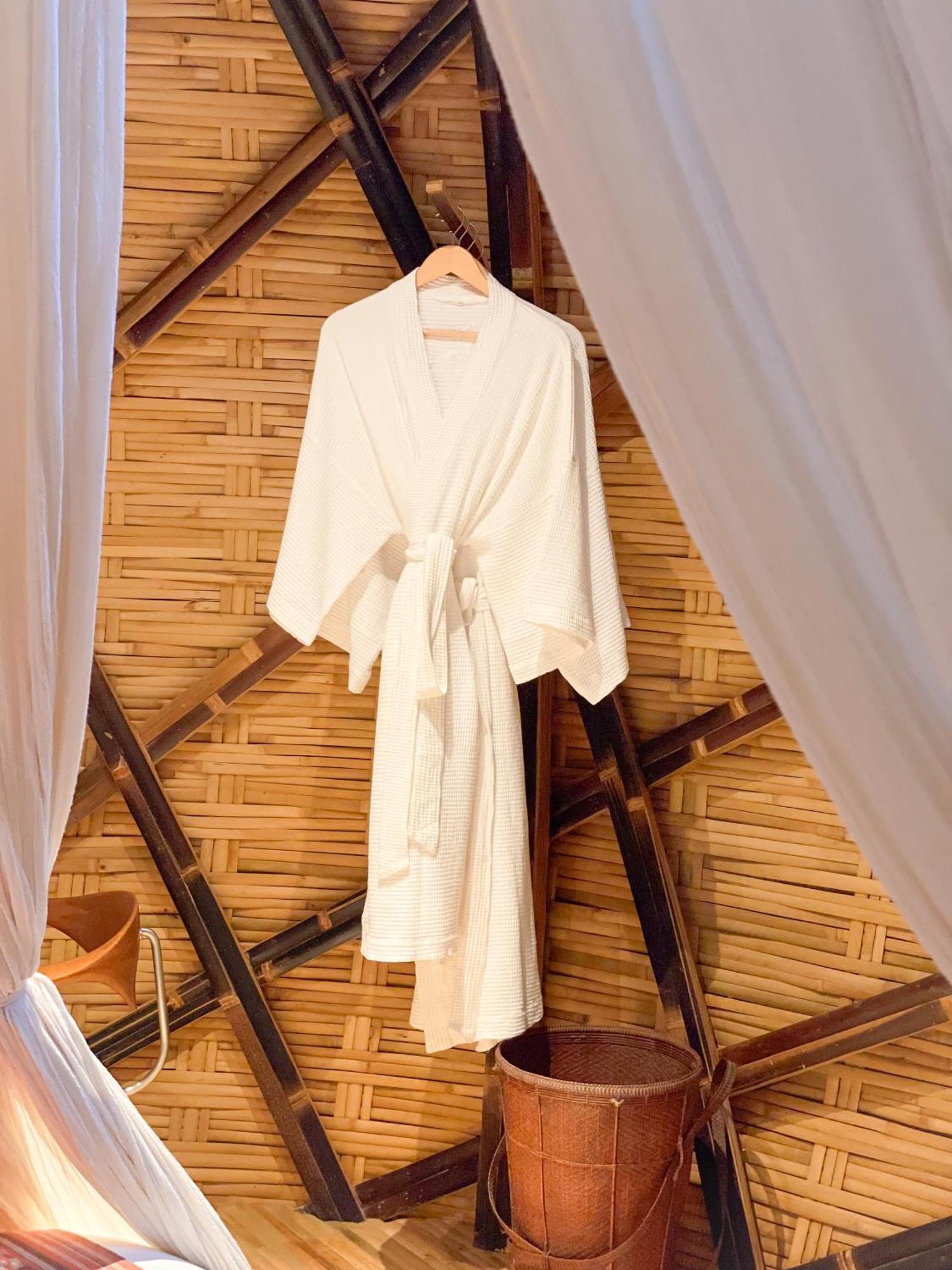 Dove House One Bedroom Bamboo Design one-time minibar