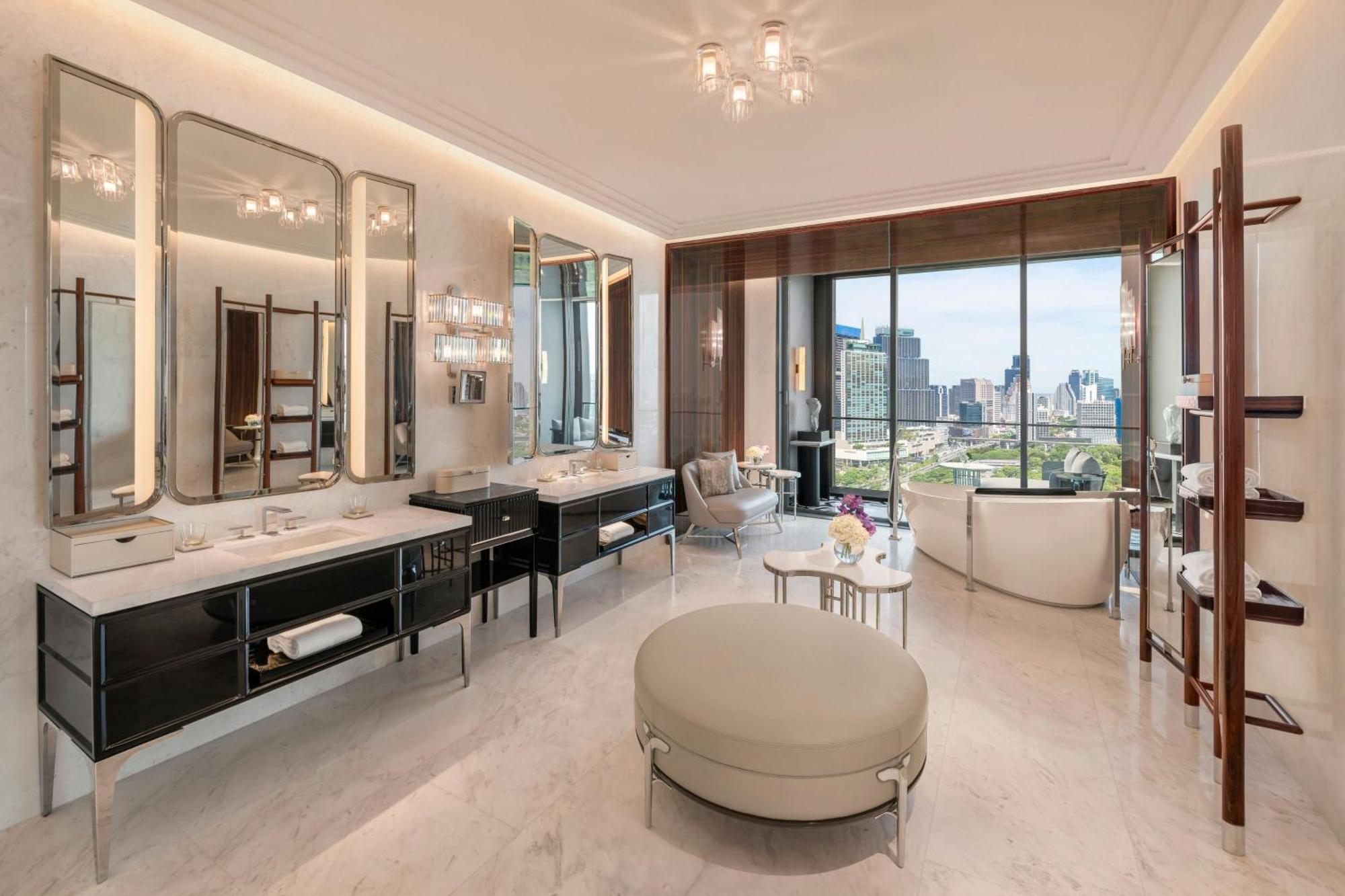 Three-Bedroom Suite Club Lounge Access