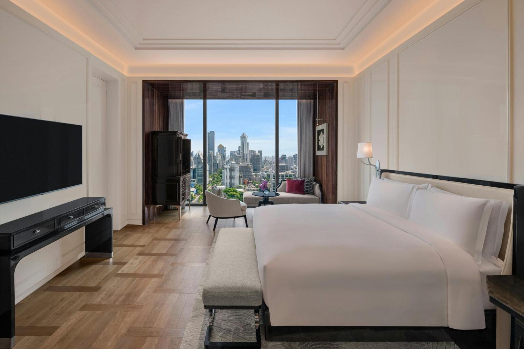 Three-Bedroom Suite Club Lounge Access
