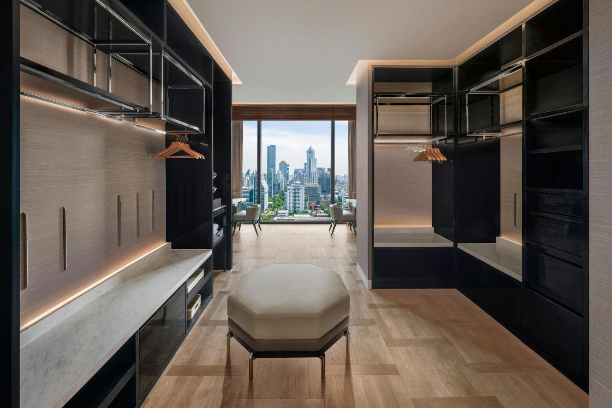 Three-Bedroom Suite Club Lounge Access