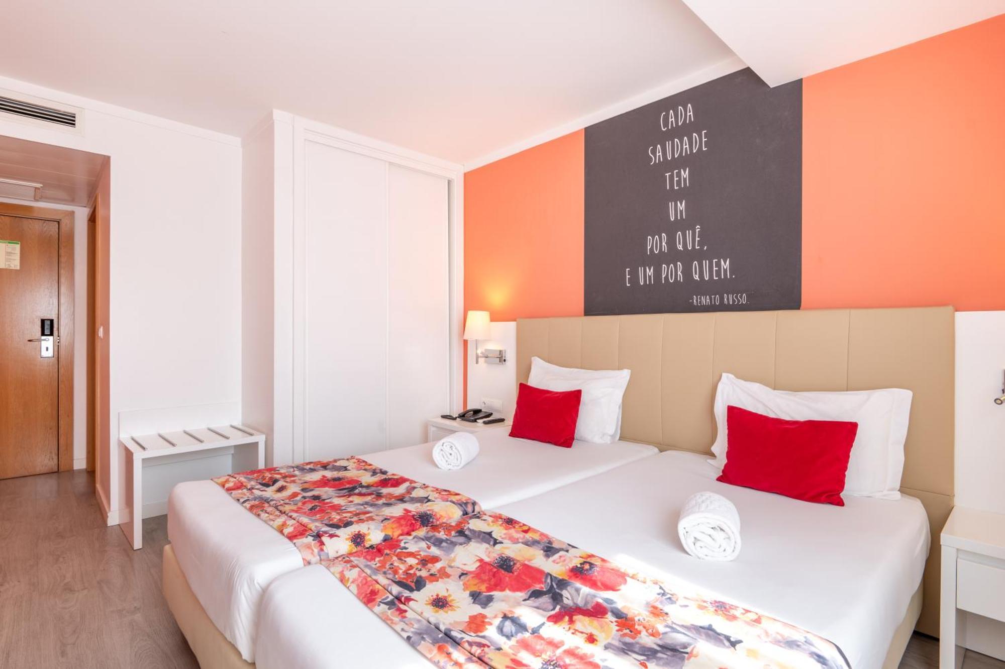 Tweepersoonskamer met 2 Aparte Bedden