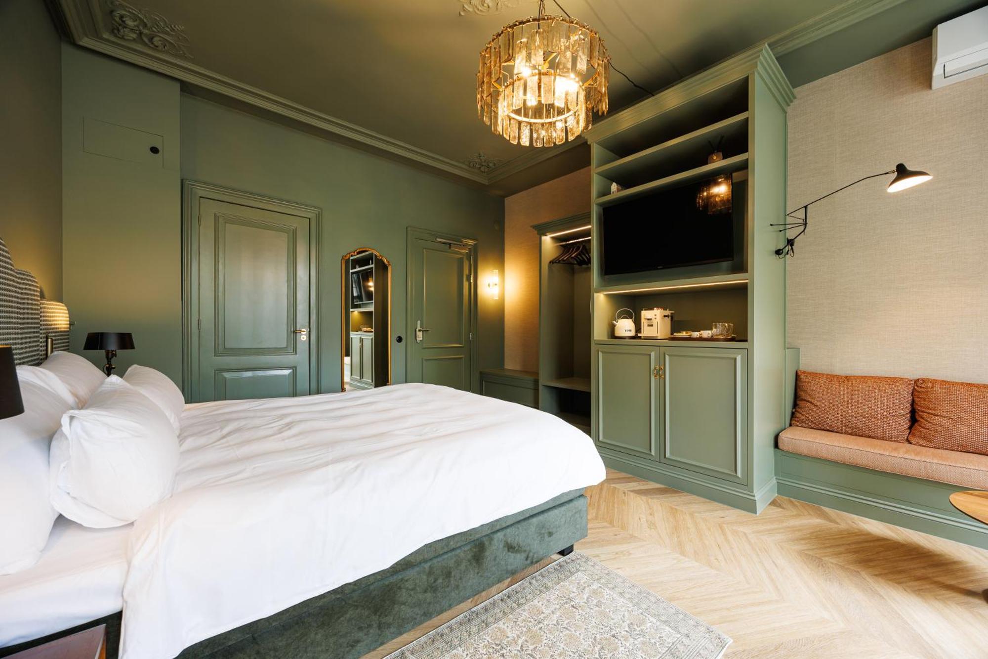 Superior Historic Suite