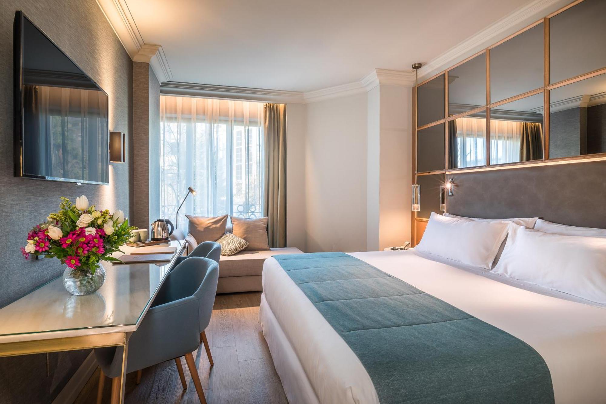 Premium King Room