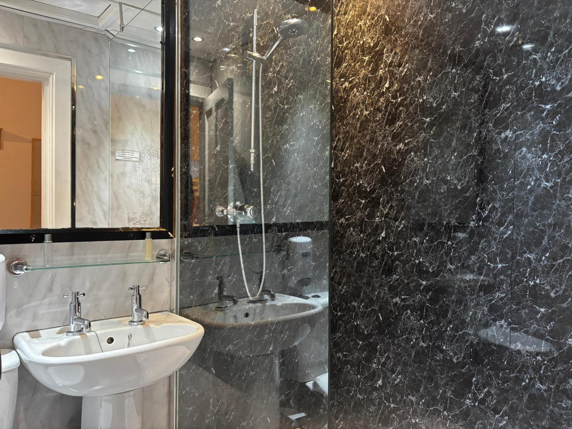 Triple Room Ensuite