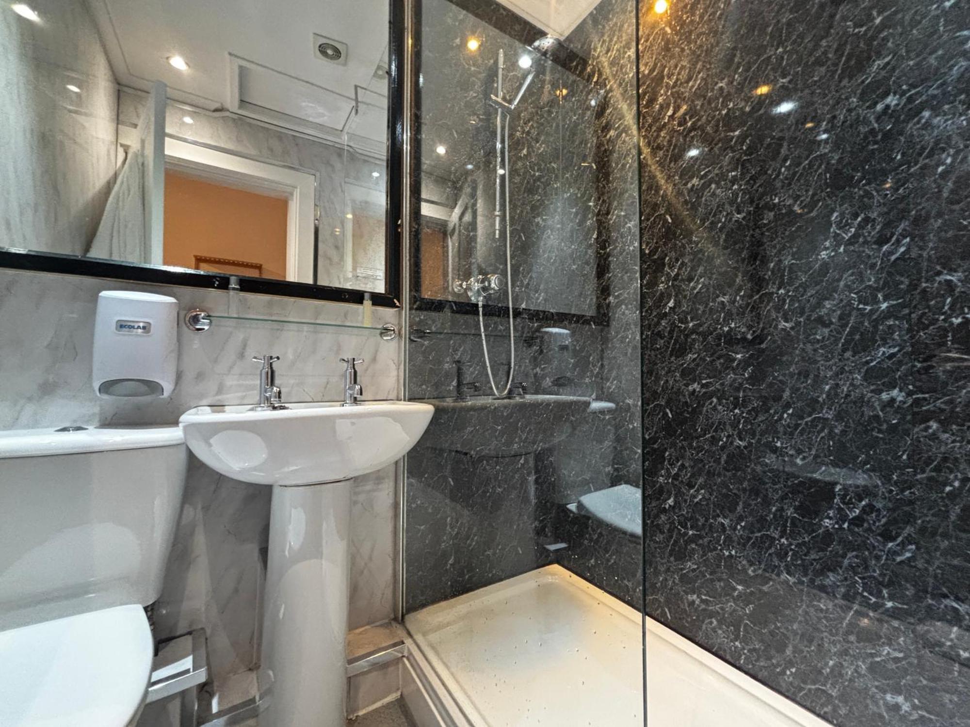 Triple Room Ensuite