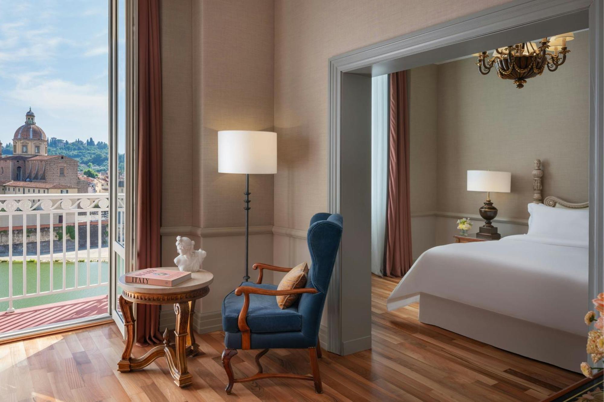 Junior Suite met Kingsize Bed en Uitzicht op de Rivier