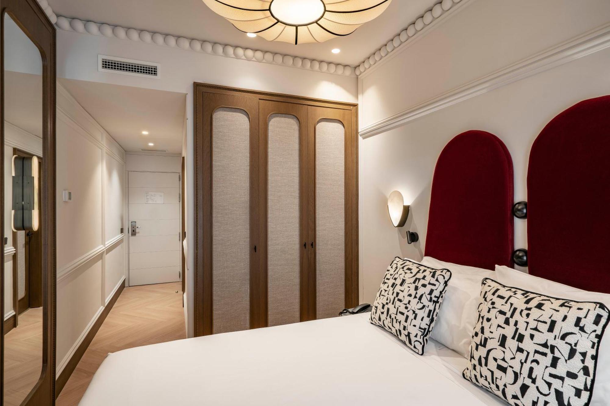Superior room courtyard view