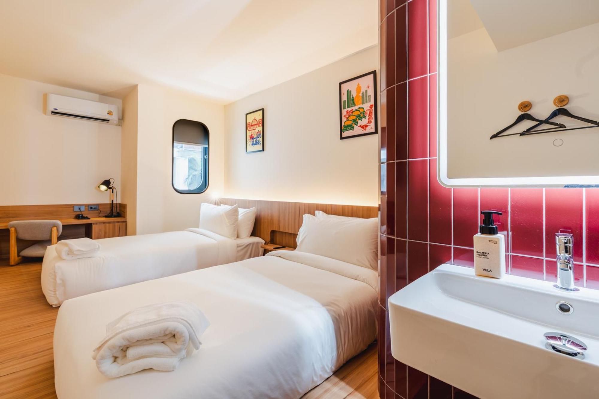 Deluxe Twin Room