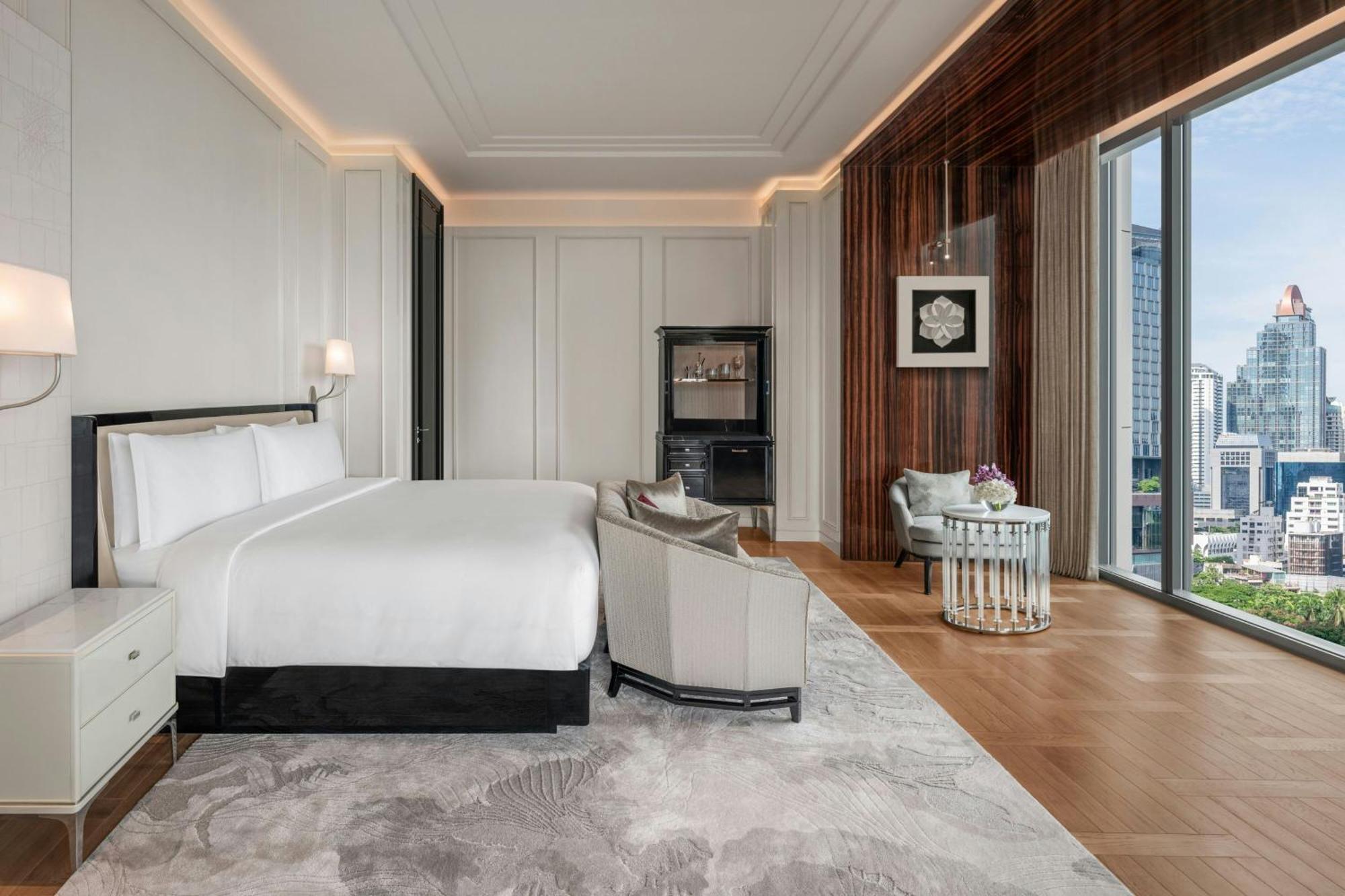 Two-Bedroom Suite One King Bed Two Double Beds Club Lounge Access