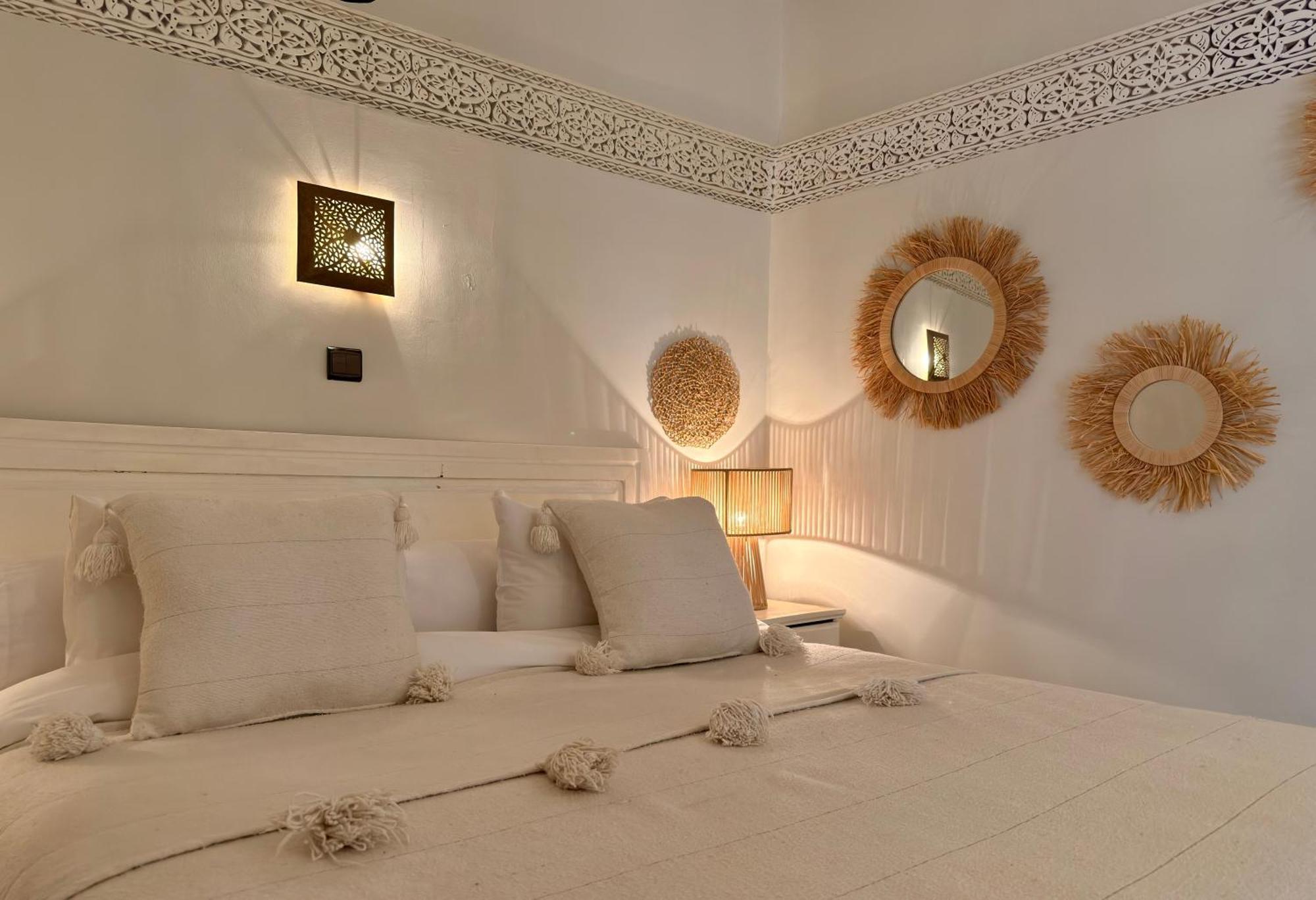 Deluxe King Suite,1742763519:JPEG