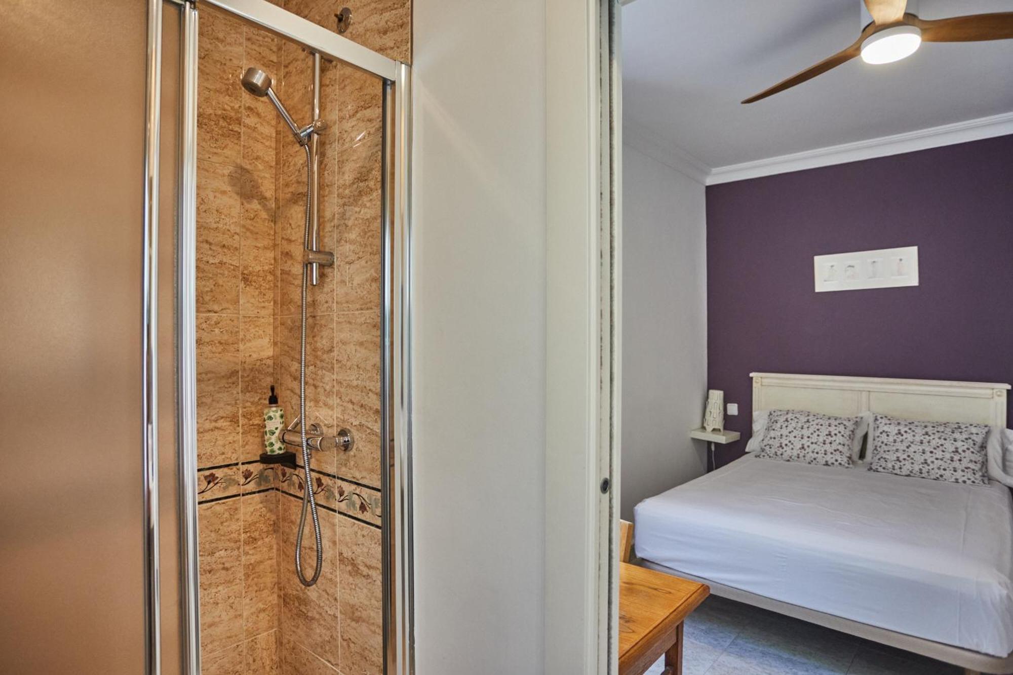 Double Room Private Bathroom