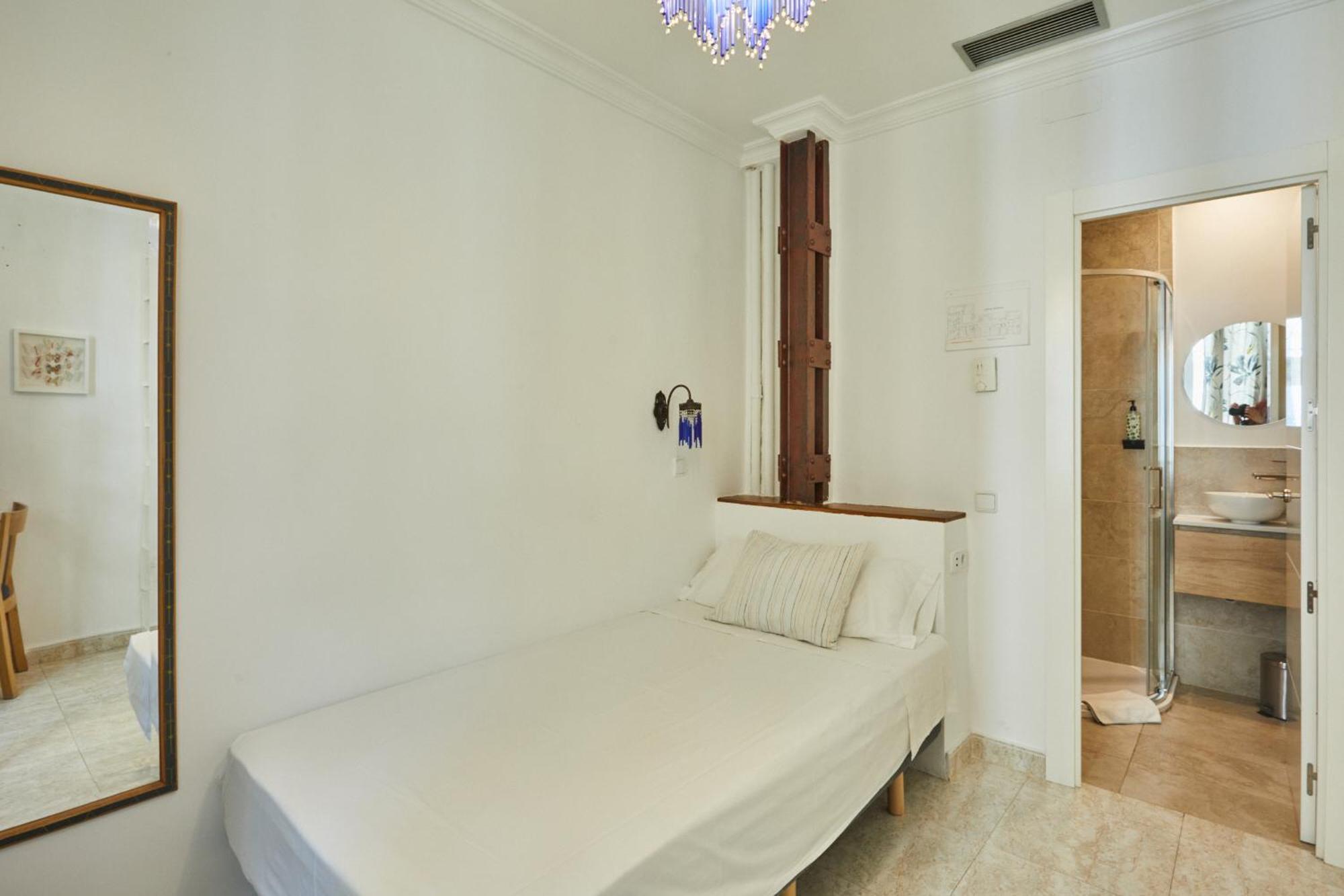 Single Room Private Bathroom