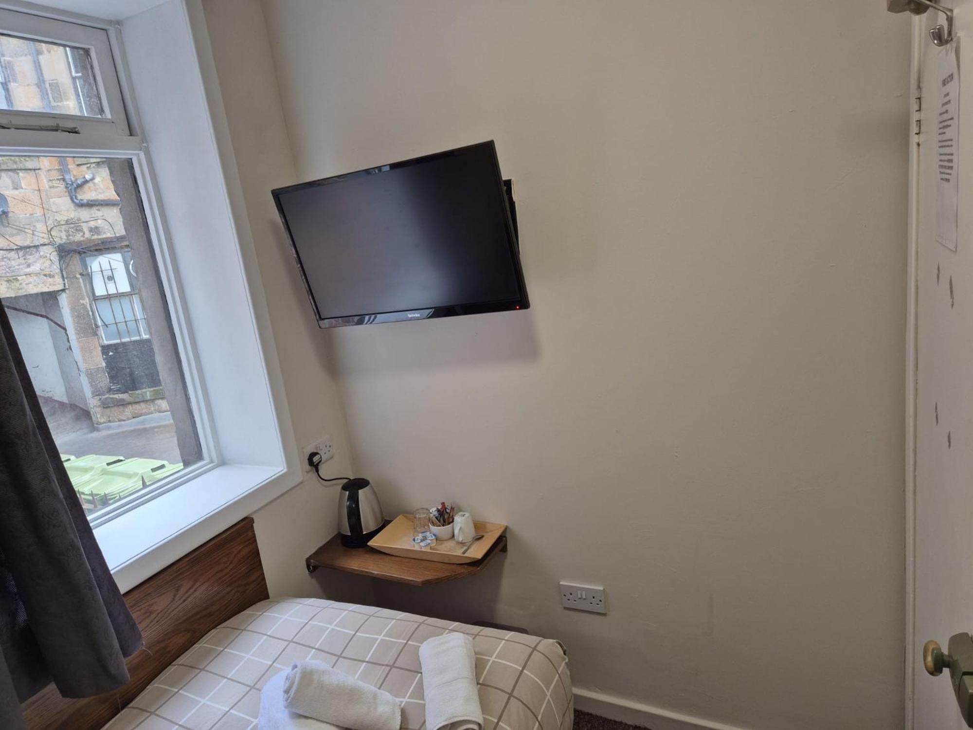 Single Room Private External Bathroom